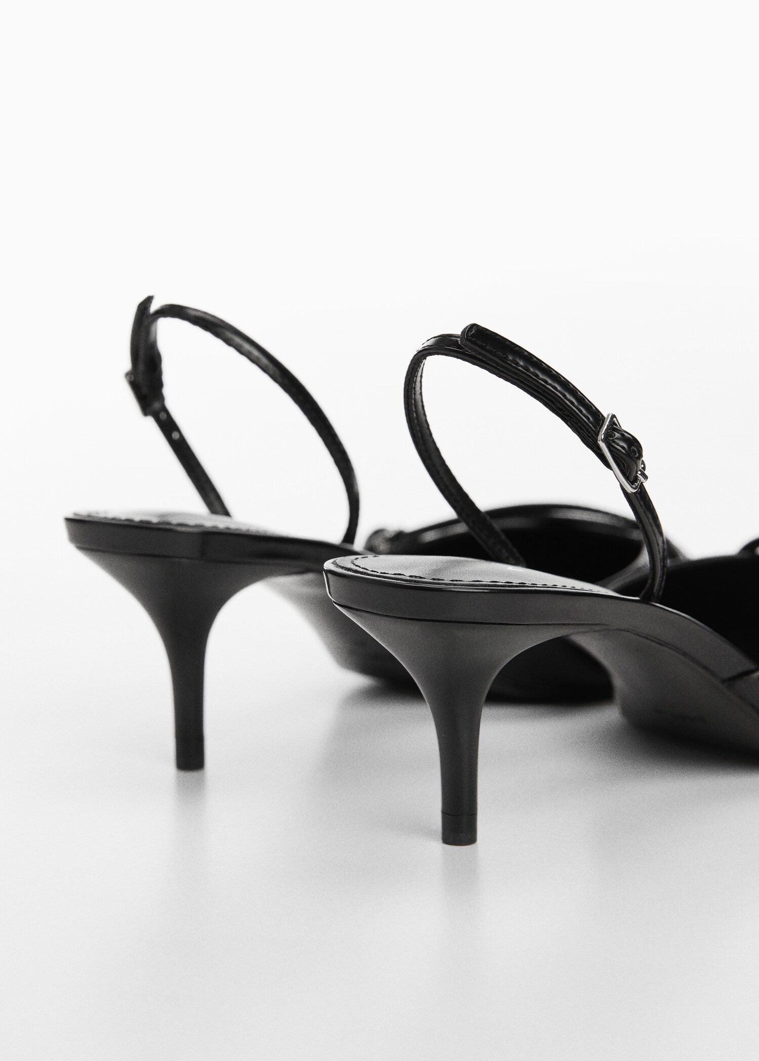 Chaussures talon ouvertes à l’arrière boucles - Détail de l'article 1