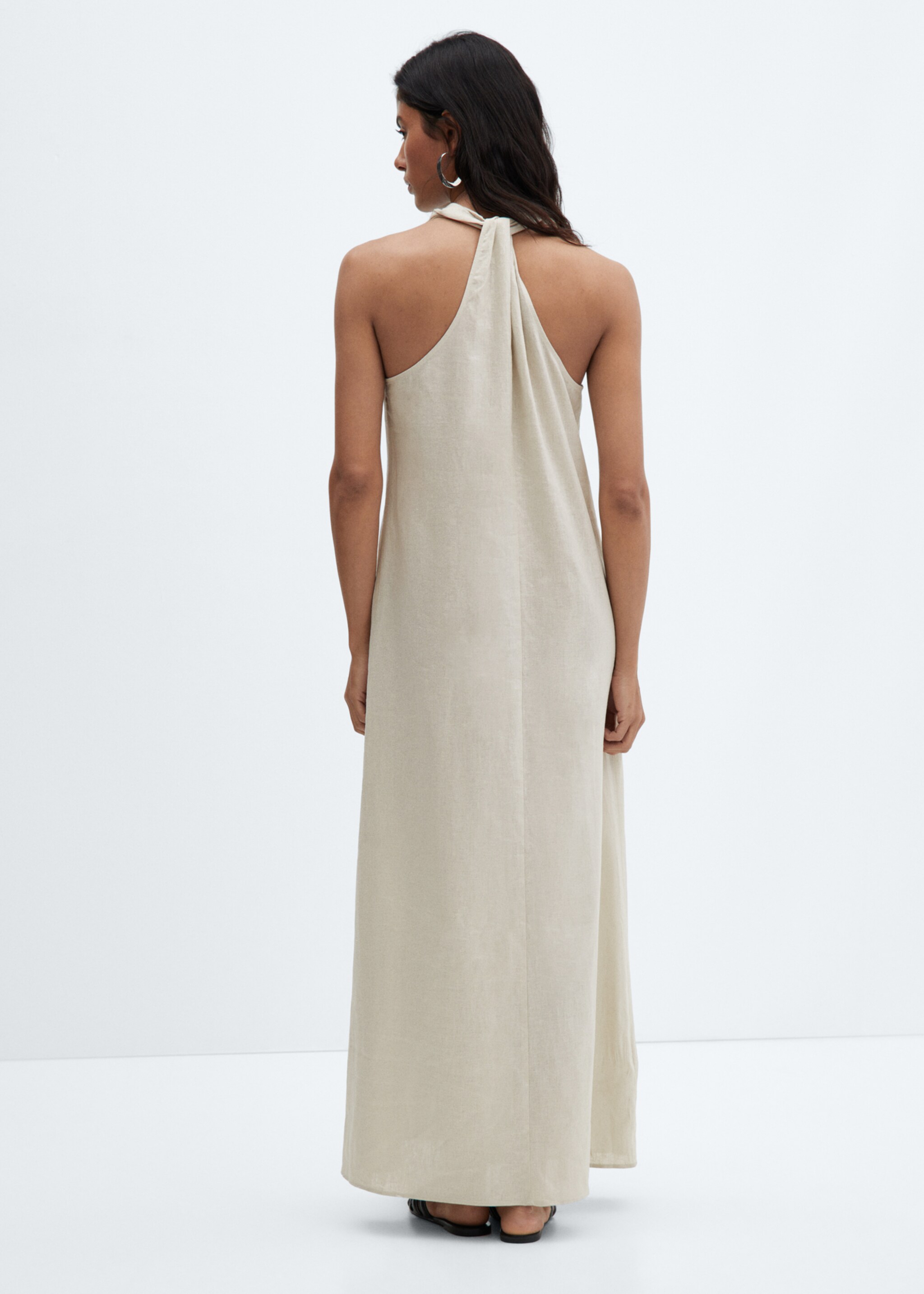 V-neckline linen dress - Reverse of the article, Ecru. Ref: 67024784-00.
