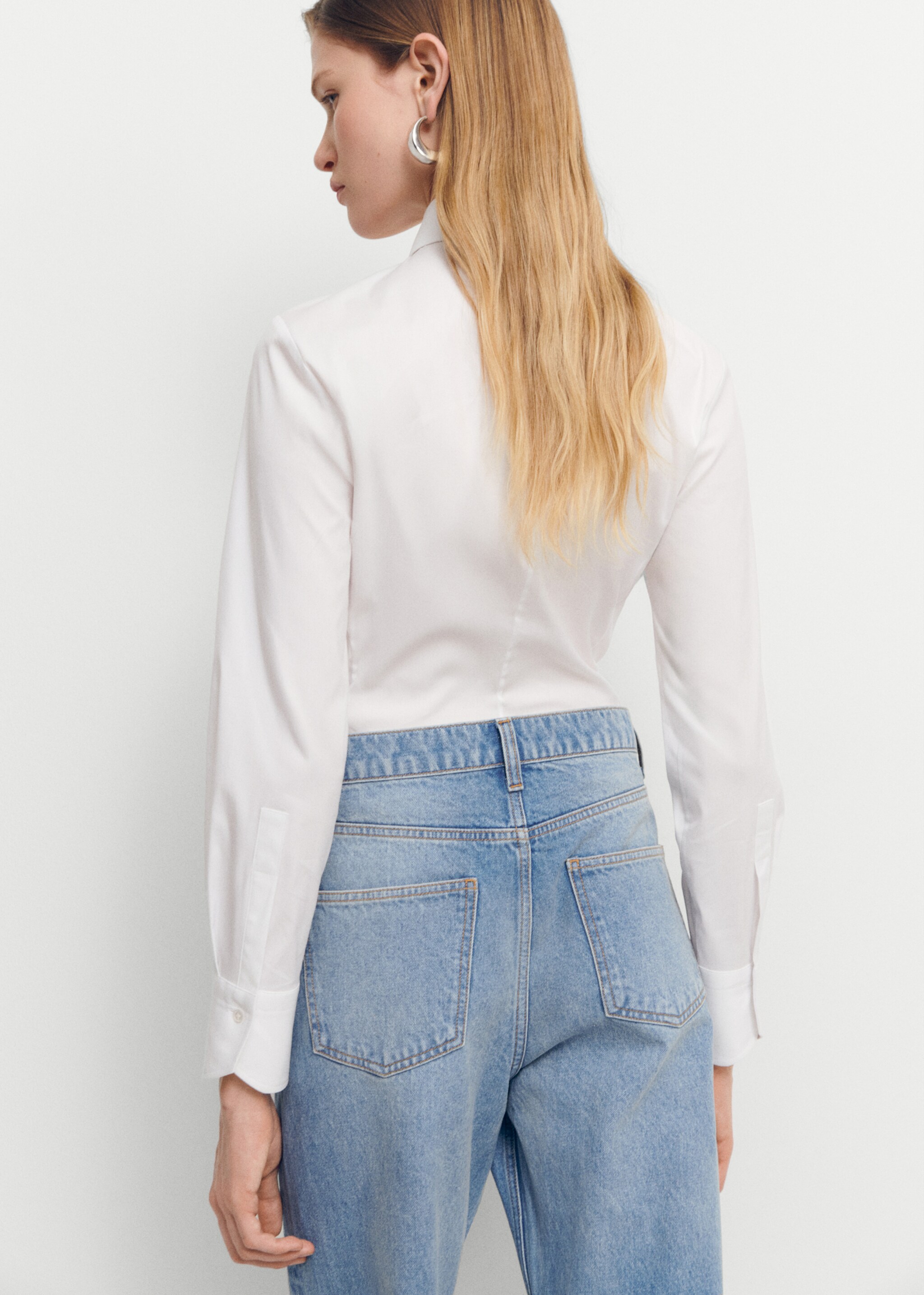Fitted cotton shirt - Reverse of the article, White. Ref: 67024795-00.