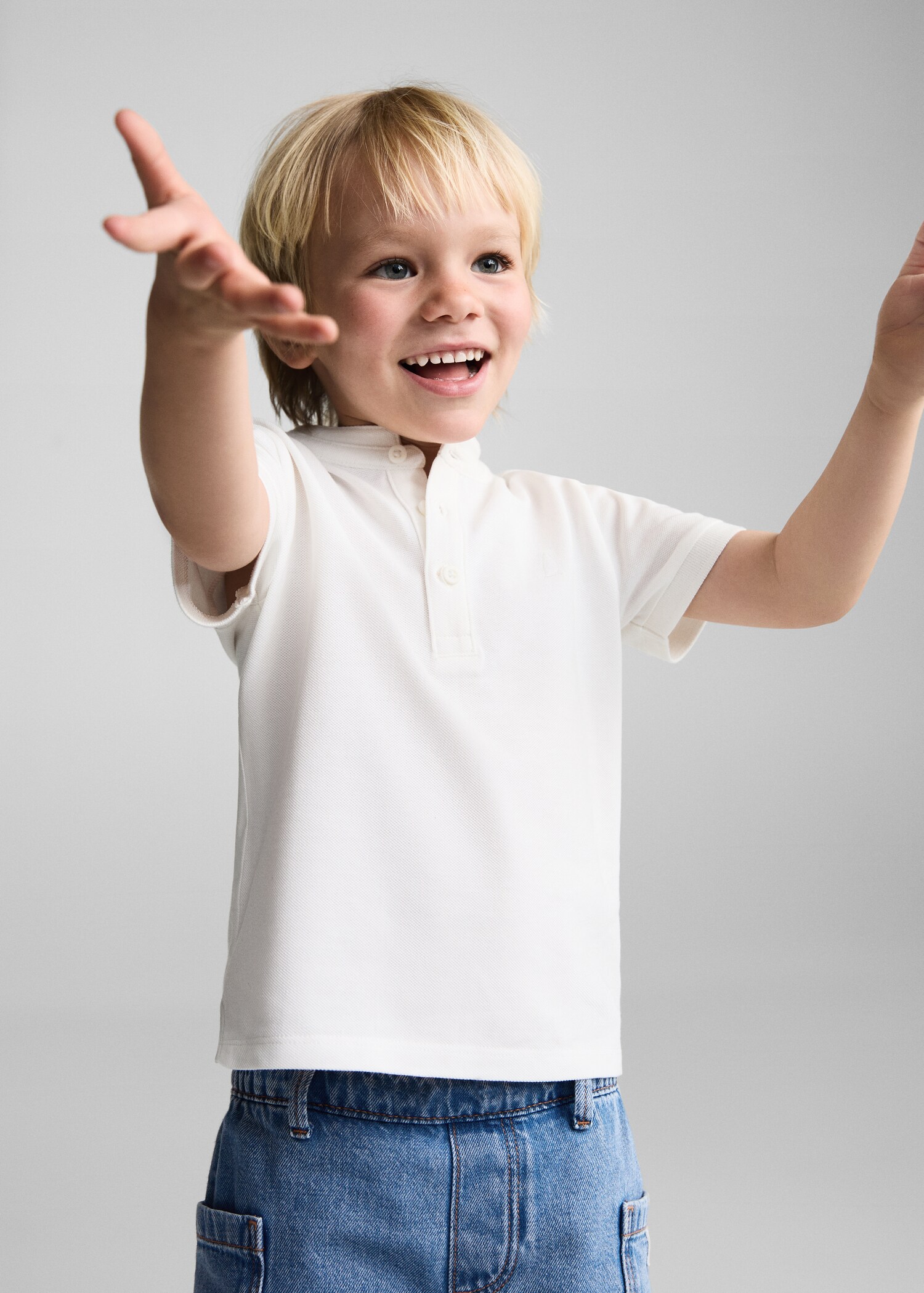 Baumwoll-Poloshirt mit Stehkragen - Mittlere Ansicht