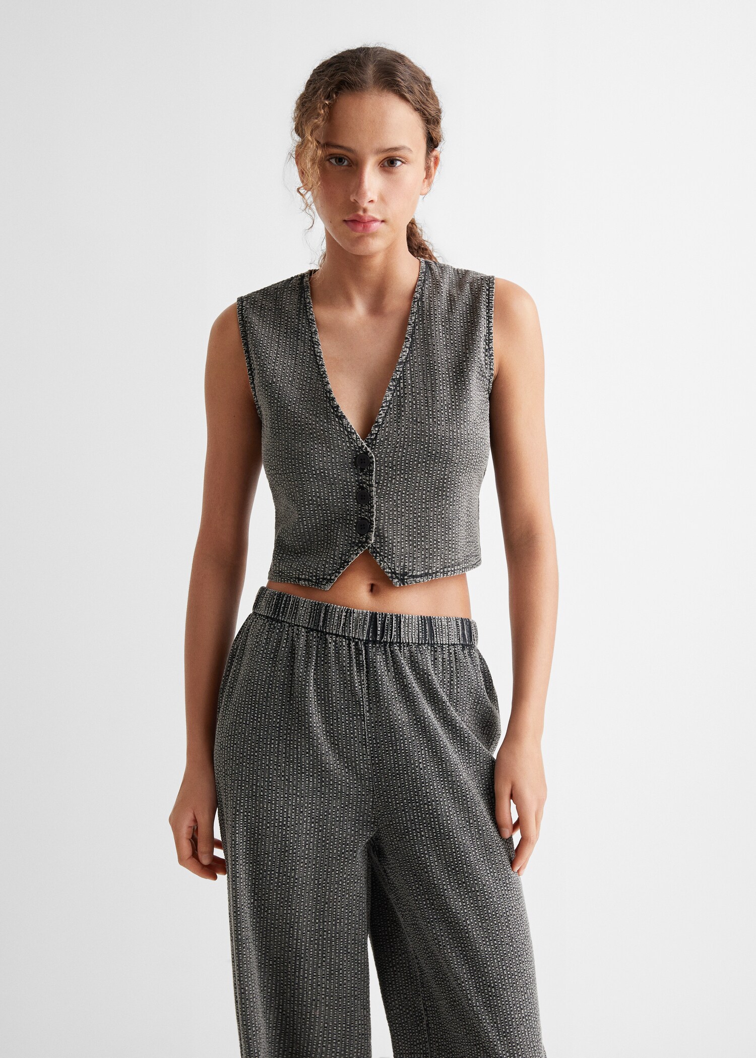 Pantalon wideleg texturé - Plan moyen