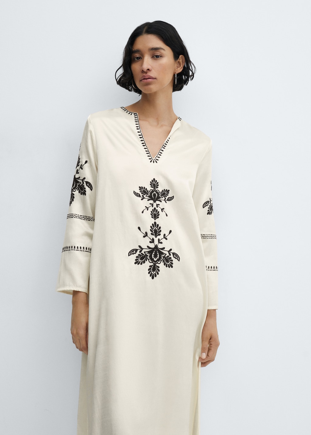 【新品】25ss　Embroidered Cuffs A-Line Dress Petite Embellished Woven Halter Midi Dress | Karen Millen