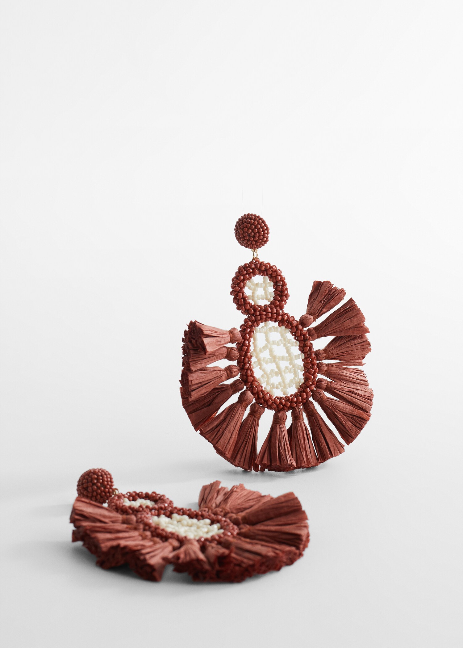 Pendientes largos rafia - Plano medio
