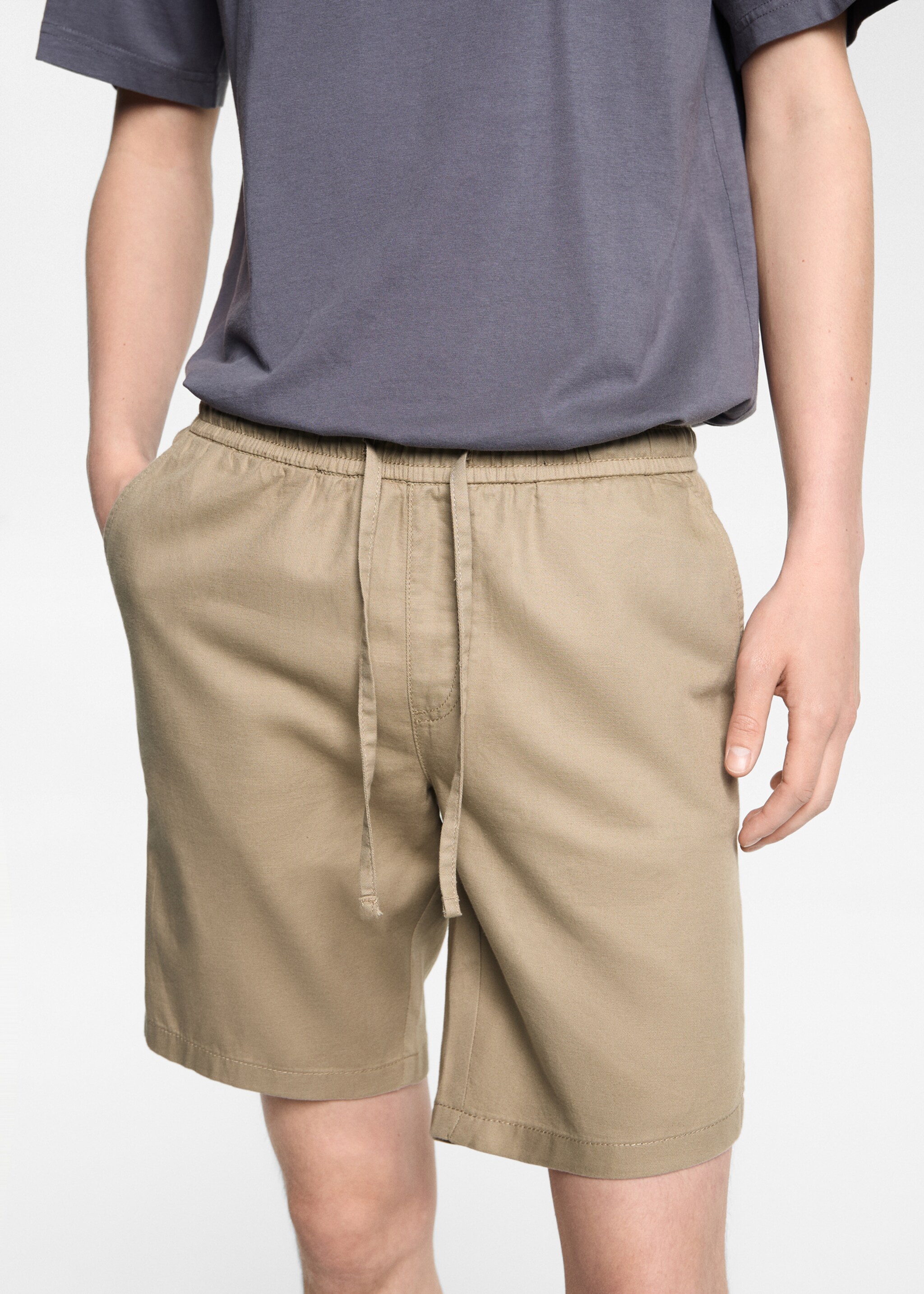 Leinen-Bermudashorts mit Kordelzug - Detail des Artikels 6, Beige. Ref: 67026018-00.