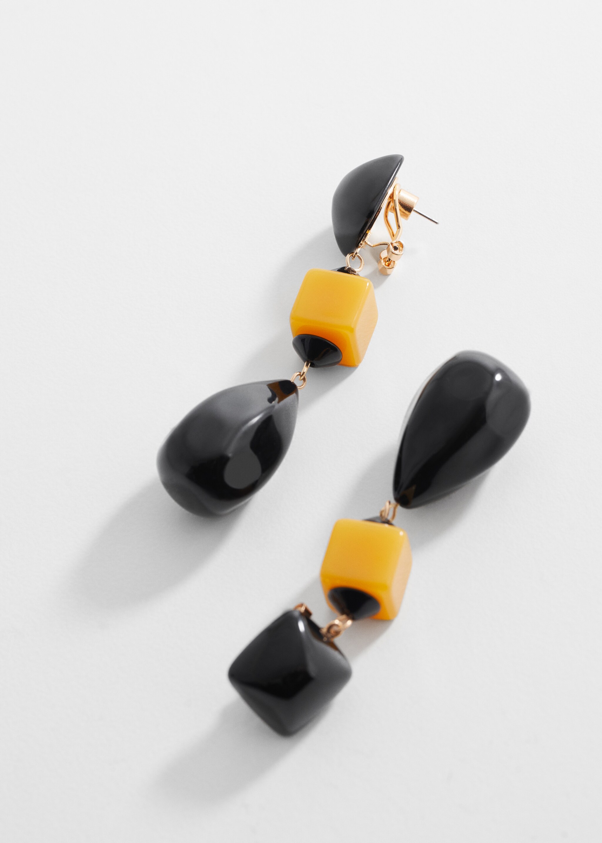 Beaded drop earrings - Details of the article 1