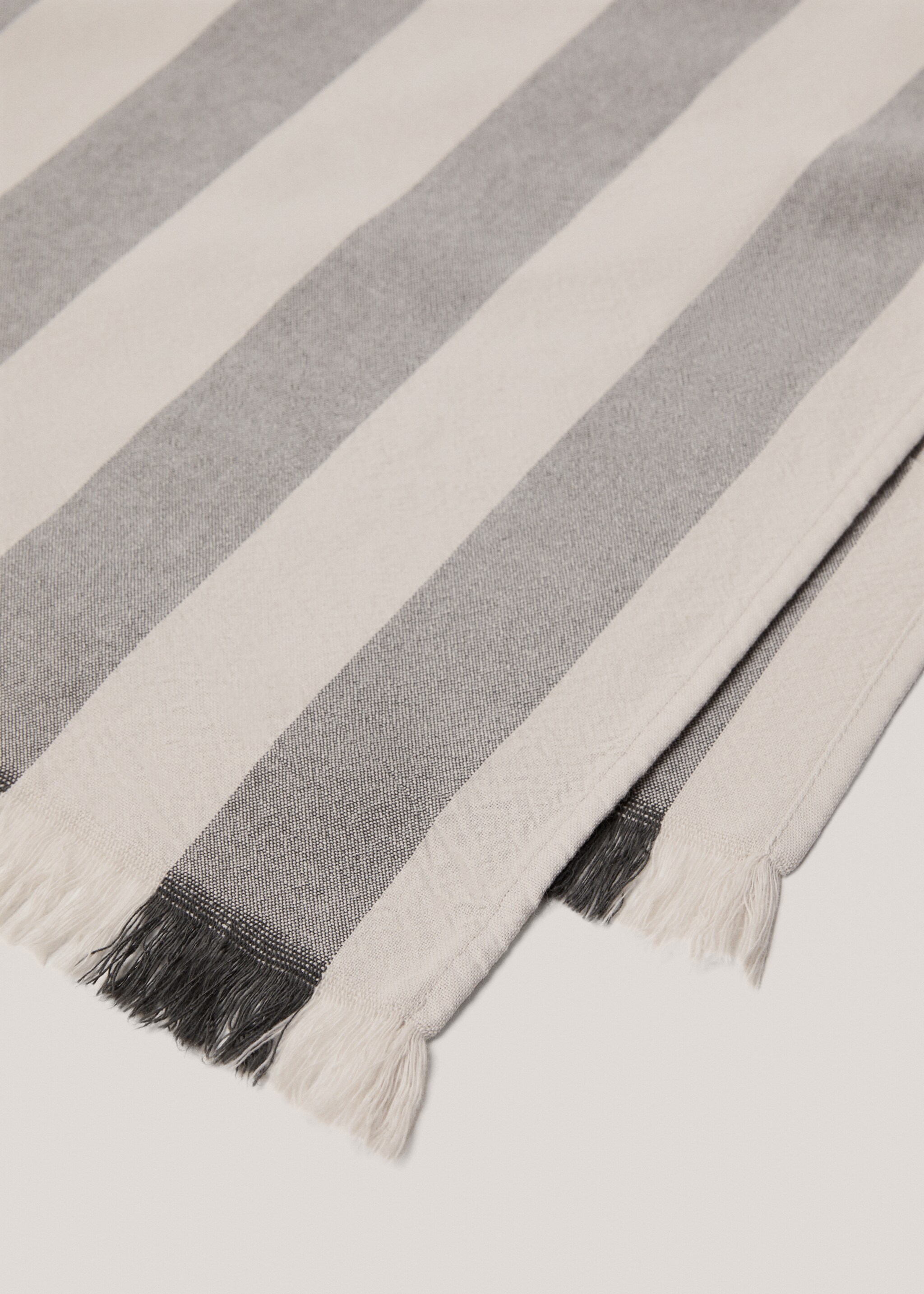 Stripe-printed beach sarong towel - Details of the article 2