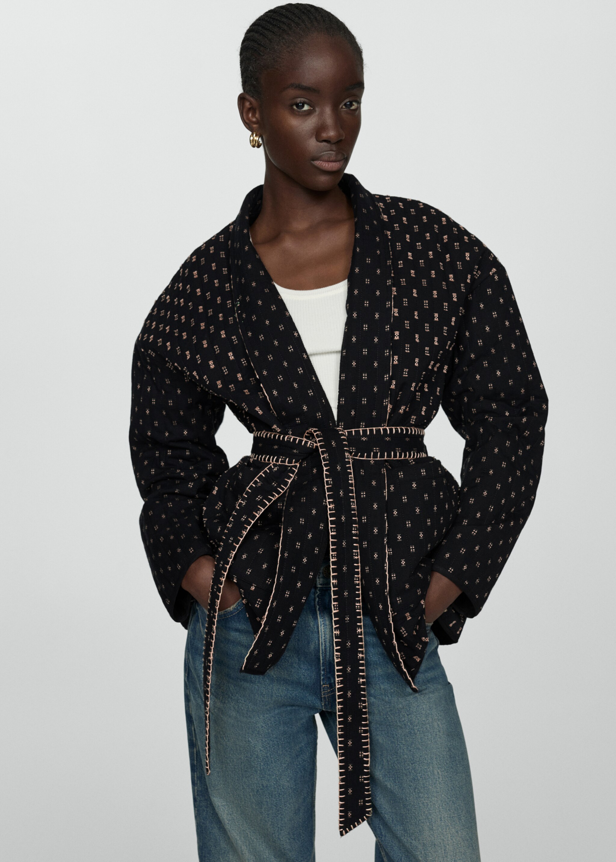 Steppjacke mit Stickdetails - Mittlere Ansicht