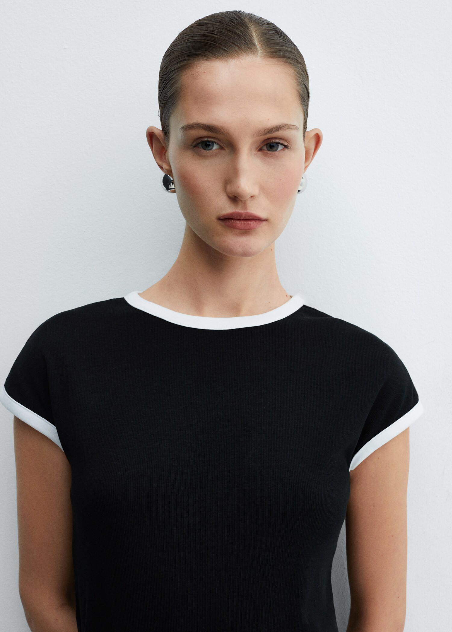 Contrast trim T-shirt - Details of the article 1