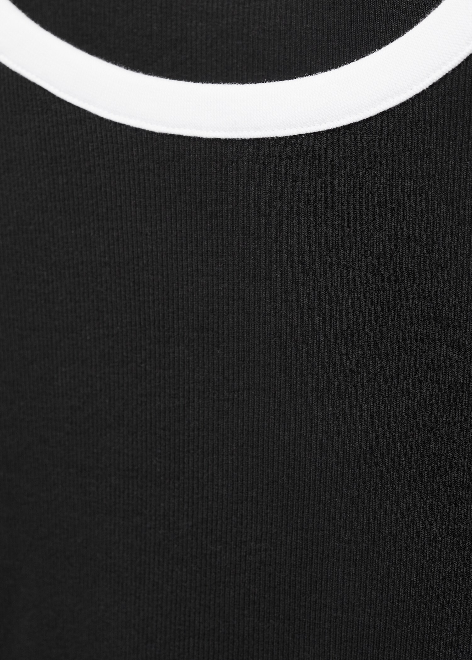 Contrast trim T-shirt - Details of the article 8
