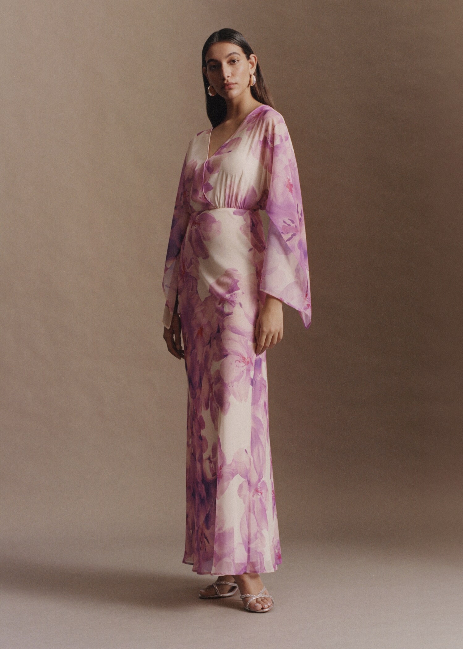 Florales Kleid mit Wickelausschnitt - Detail des Artikels 7