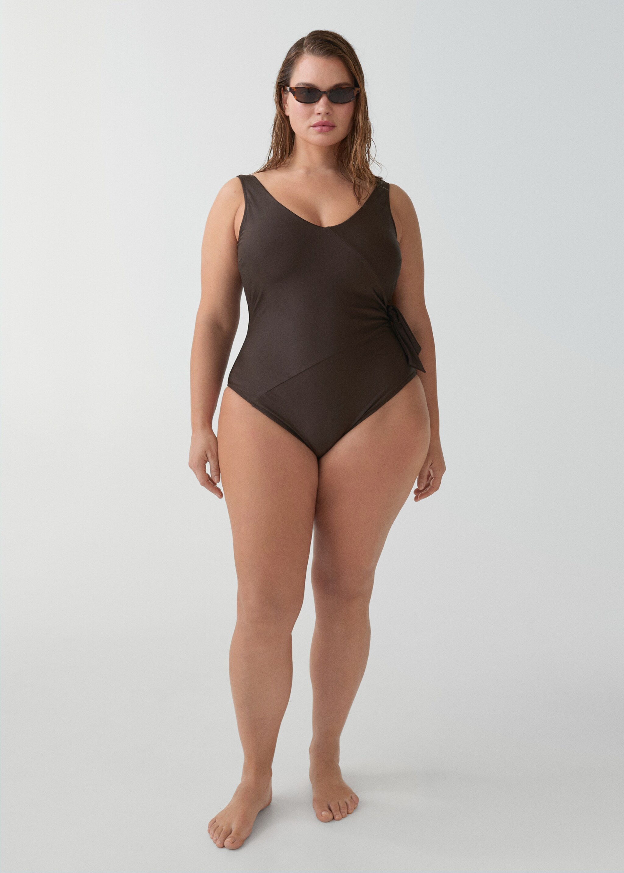 Swimsuit with side knot - Details of the article 3