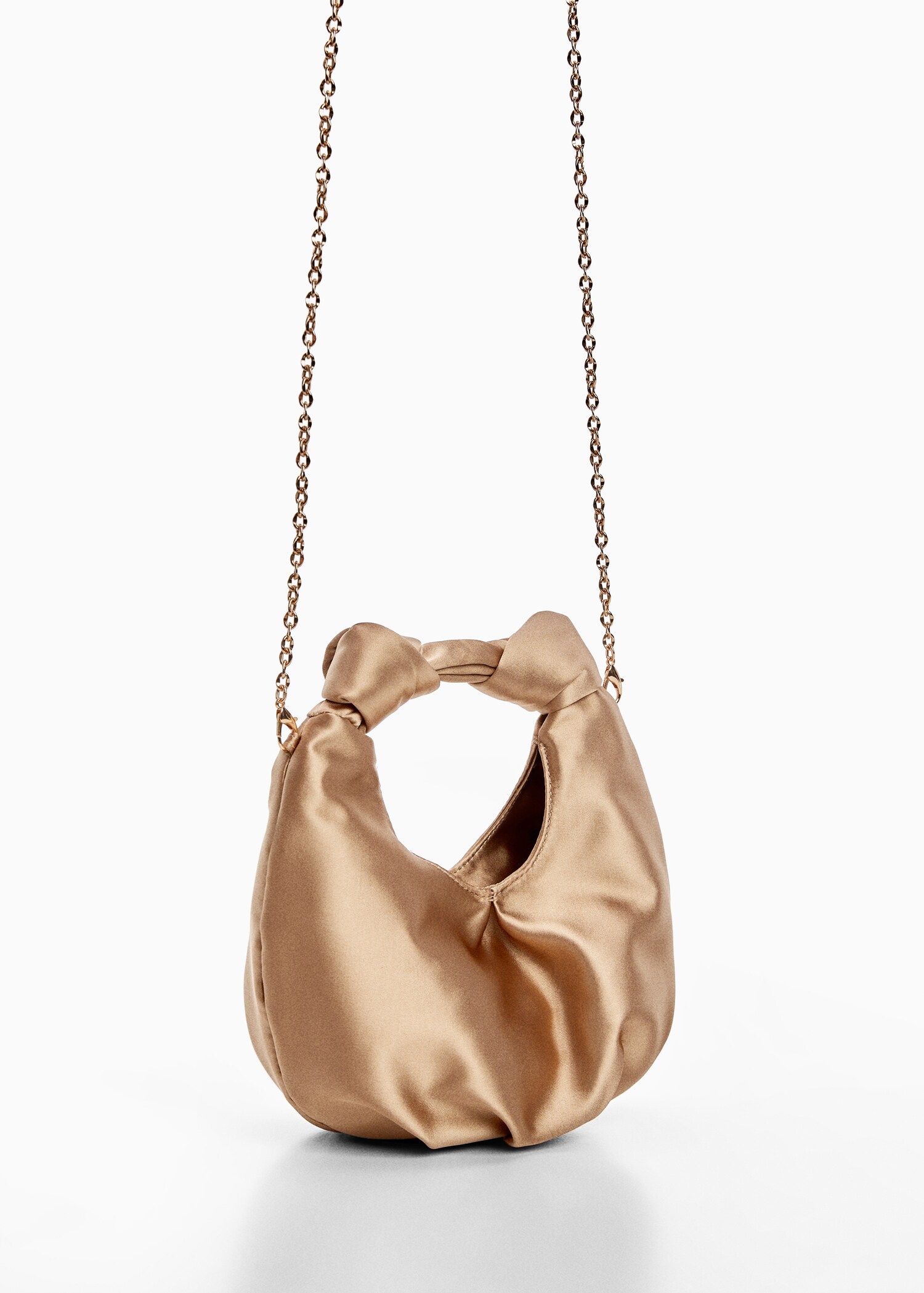 Bolso mano satinado - Plano medio