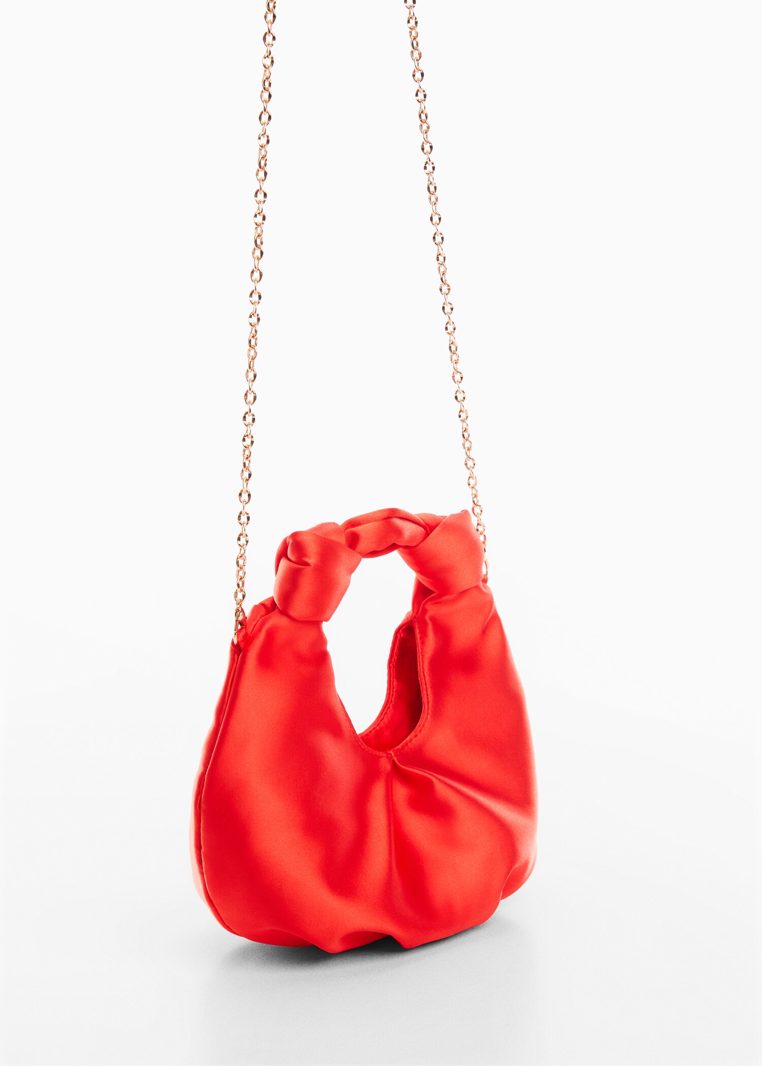Bolso mano satinado - Plano medio