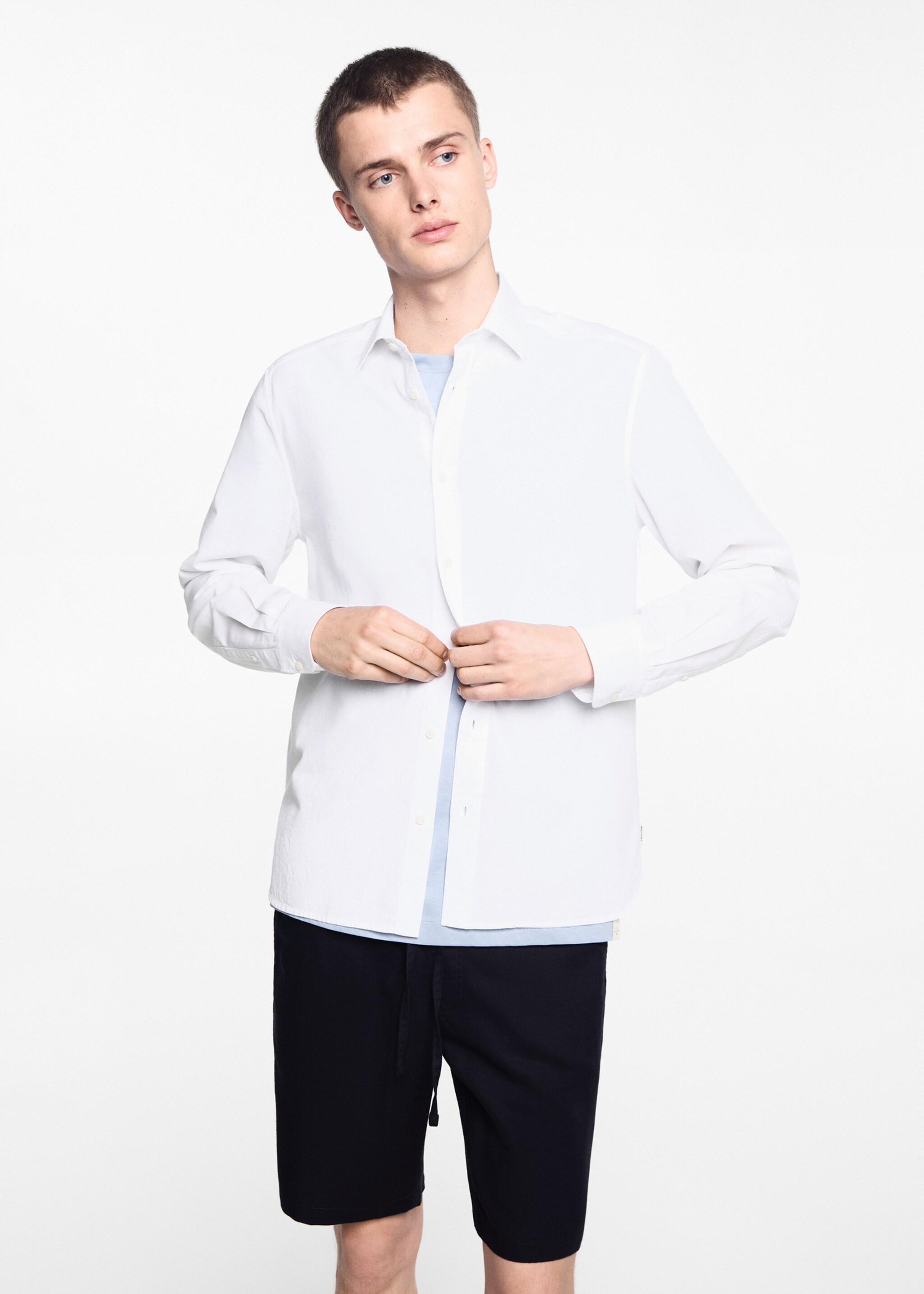 Regular-fit linen shirt - Medium plane, Off White. Ref: 67026747-00.