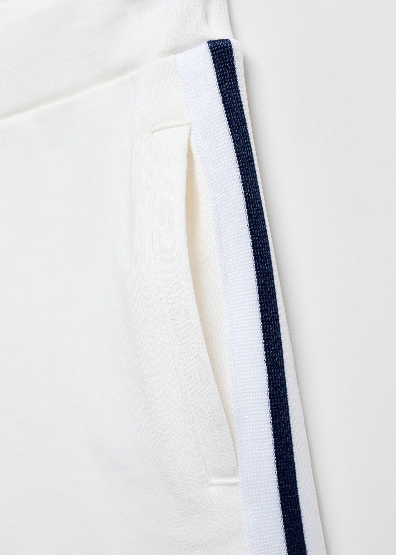 Bermudashorts mit Gummibund - Detail des Artikels 8