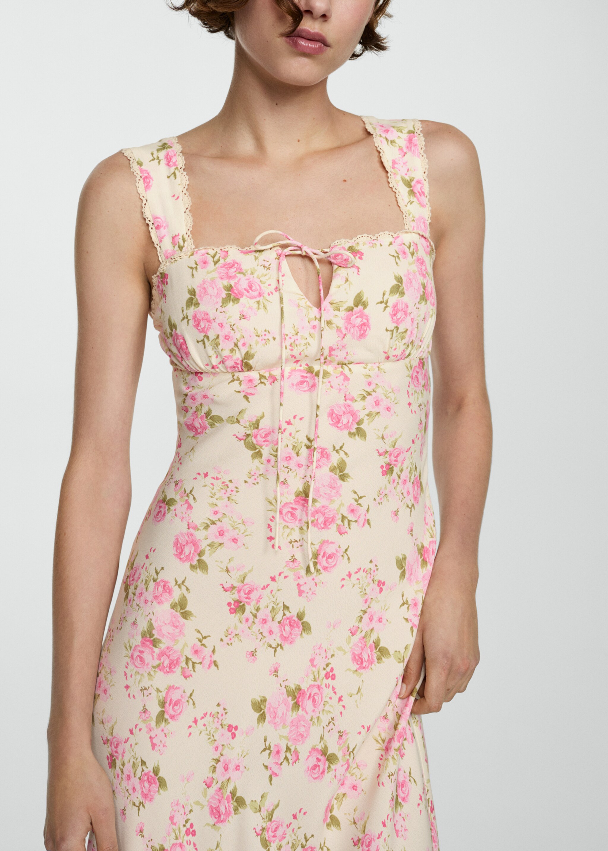 Florales Kleid mit Schleifenausschnitt - Detail des Artikels 6