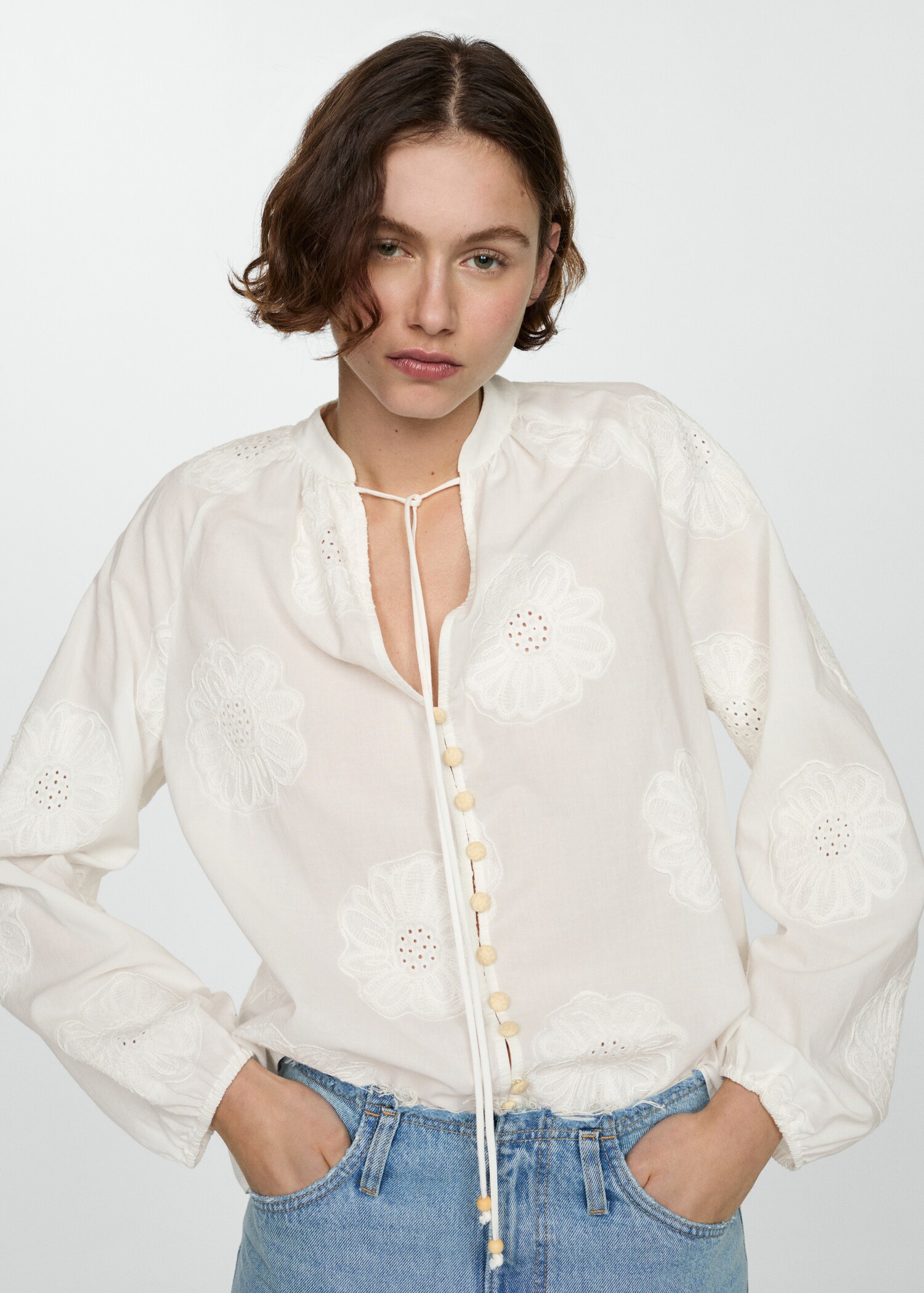 Blouse broderie florale nœud - Plan moyen