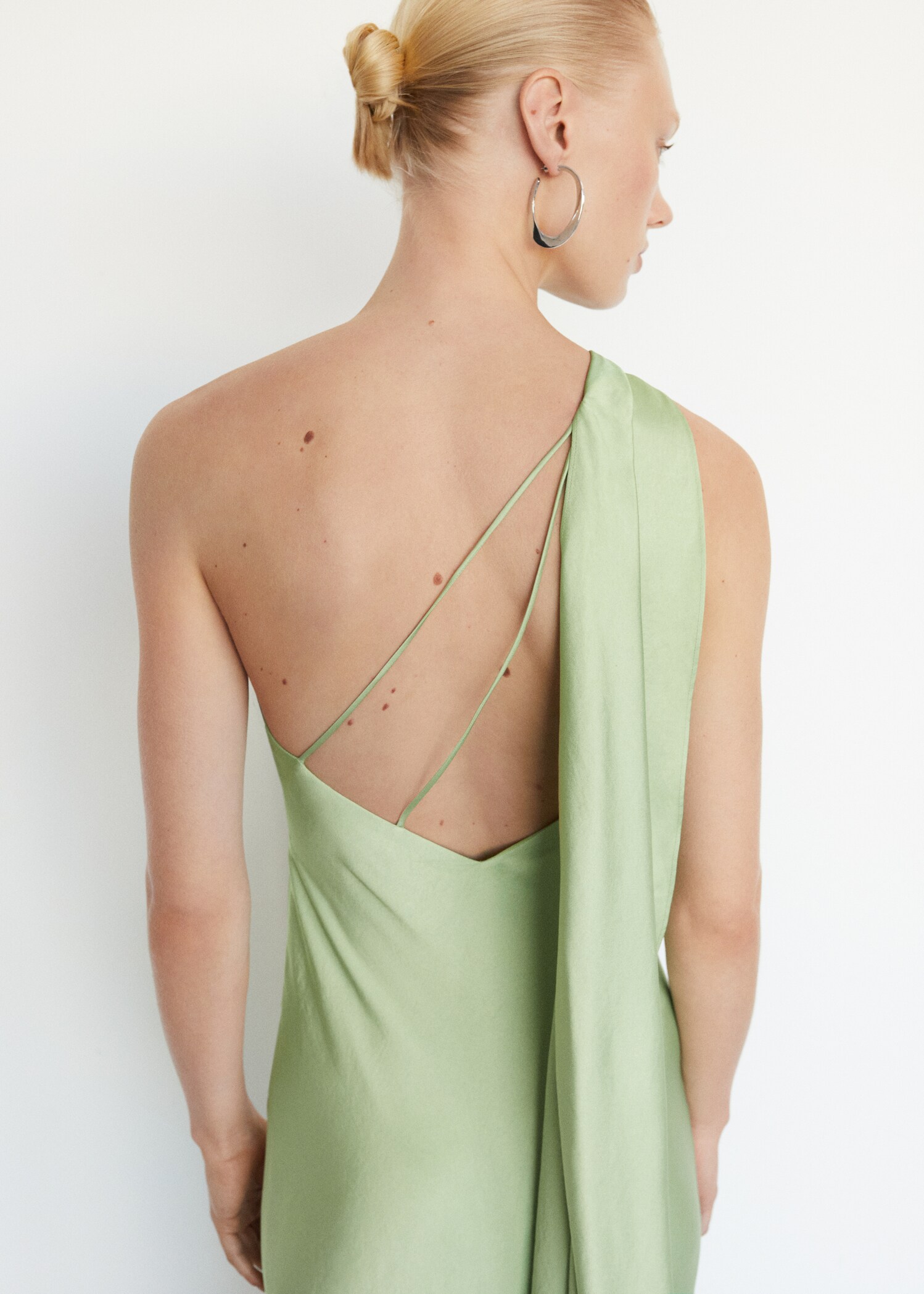 Asymmetrical dress with straps - Details of the article 6