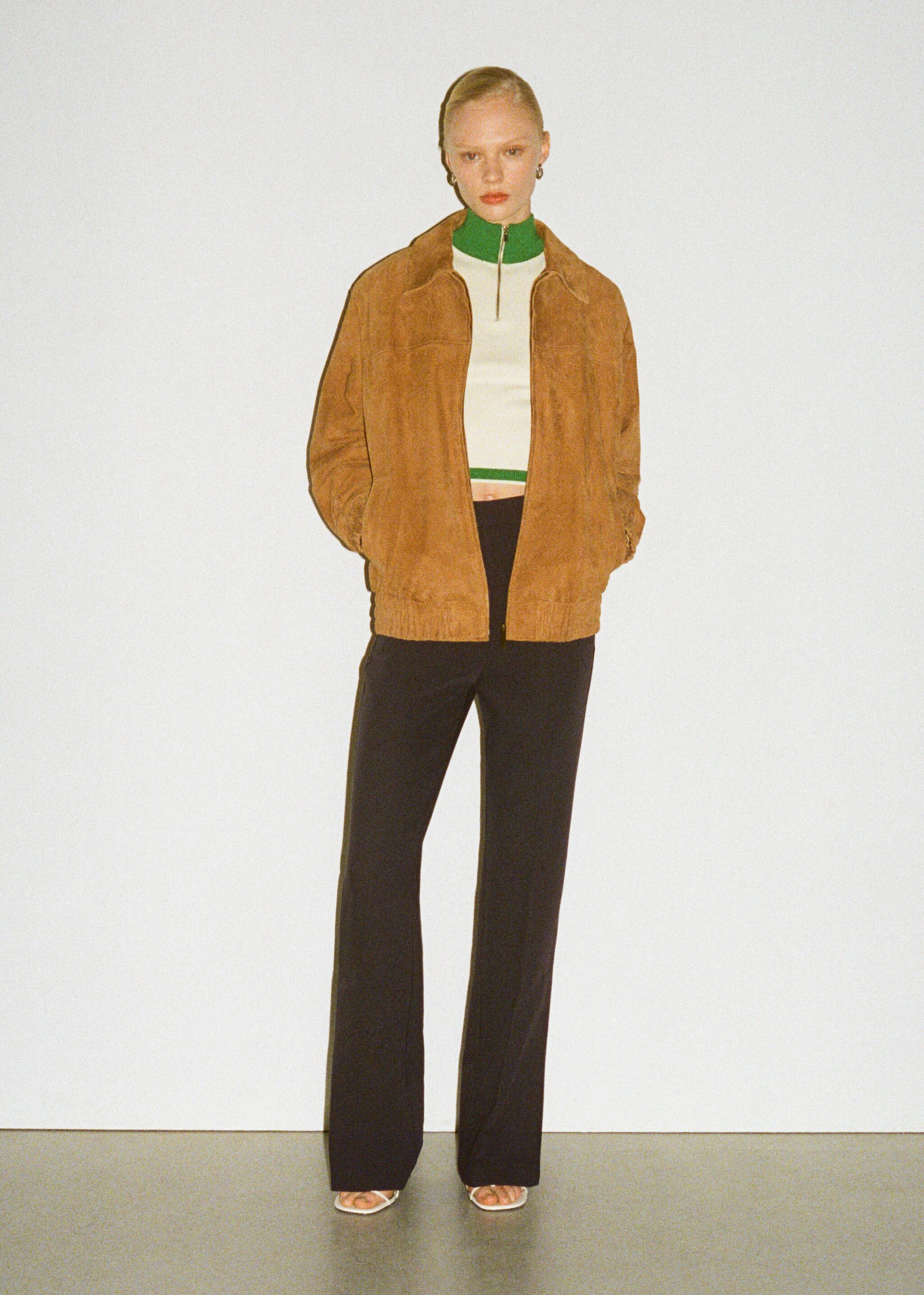 Buttoned round-neck cardigan - Details of the article 7