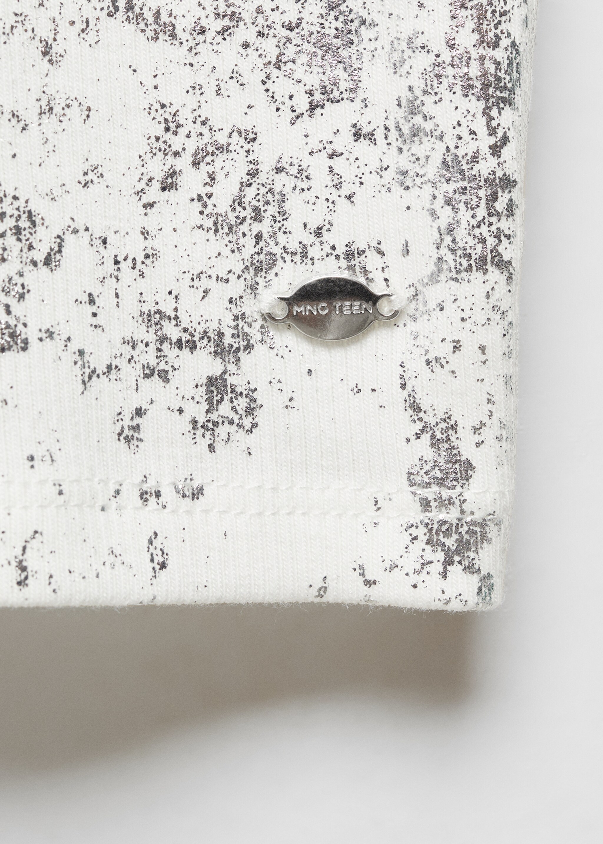 Metallic detail top - Details of the article 8, Off White. Ref: 67027709-00.