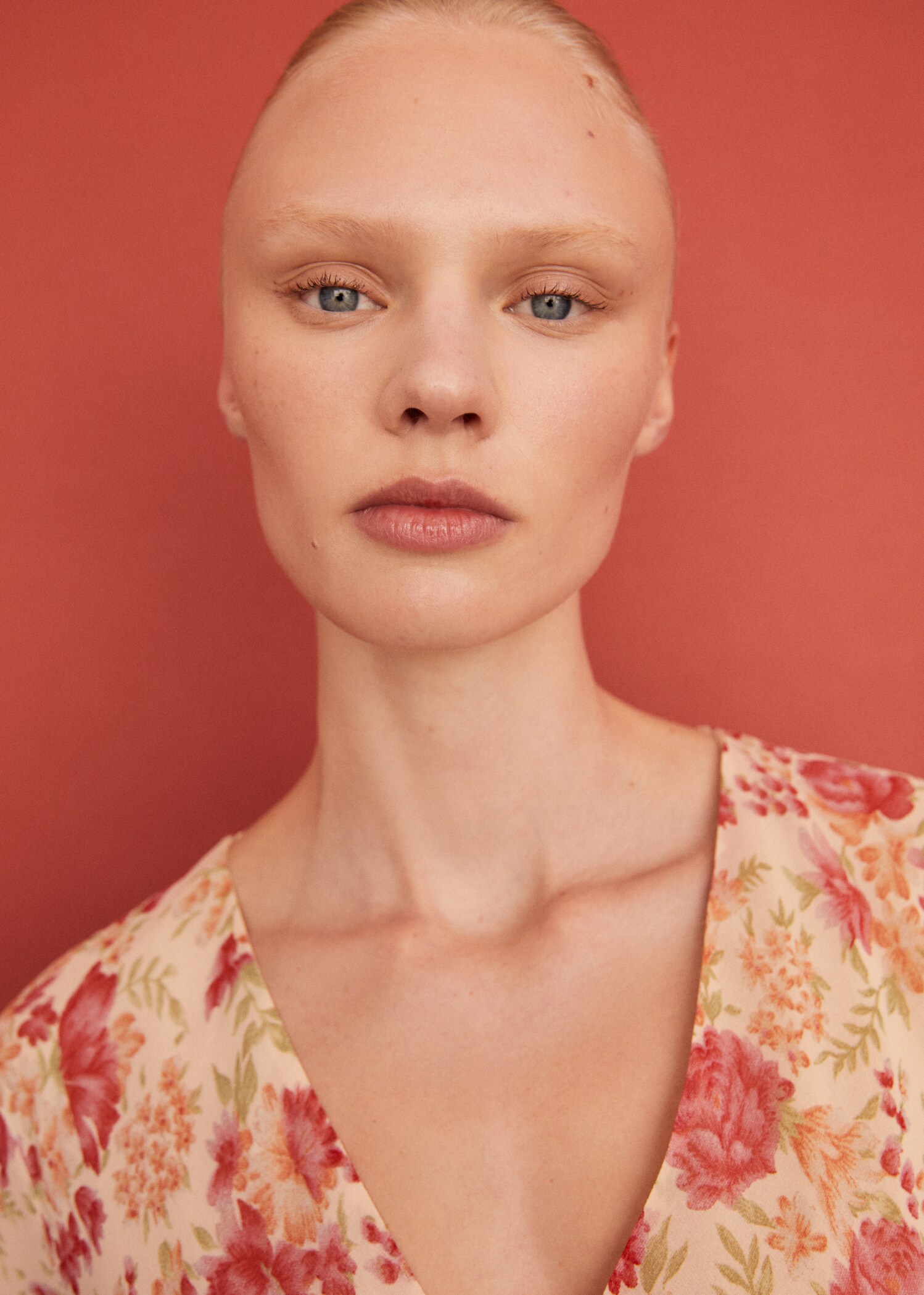 Floral dress with asymmetrical hem - Details of the article 7