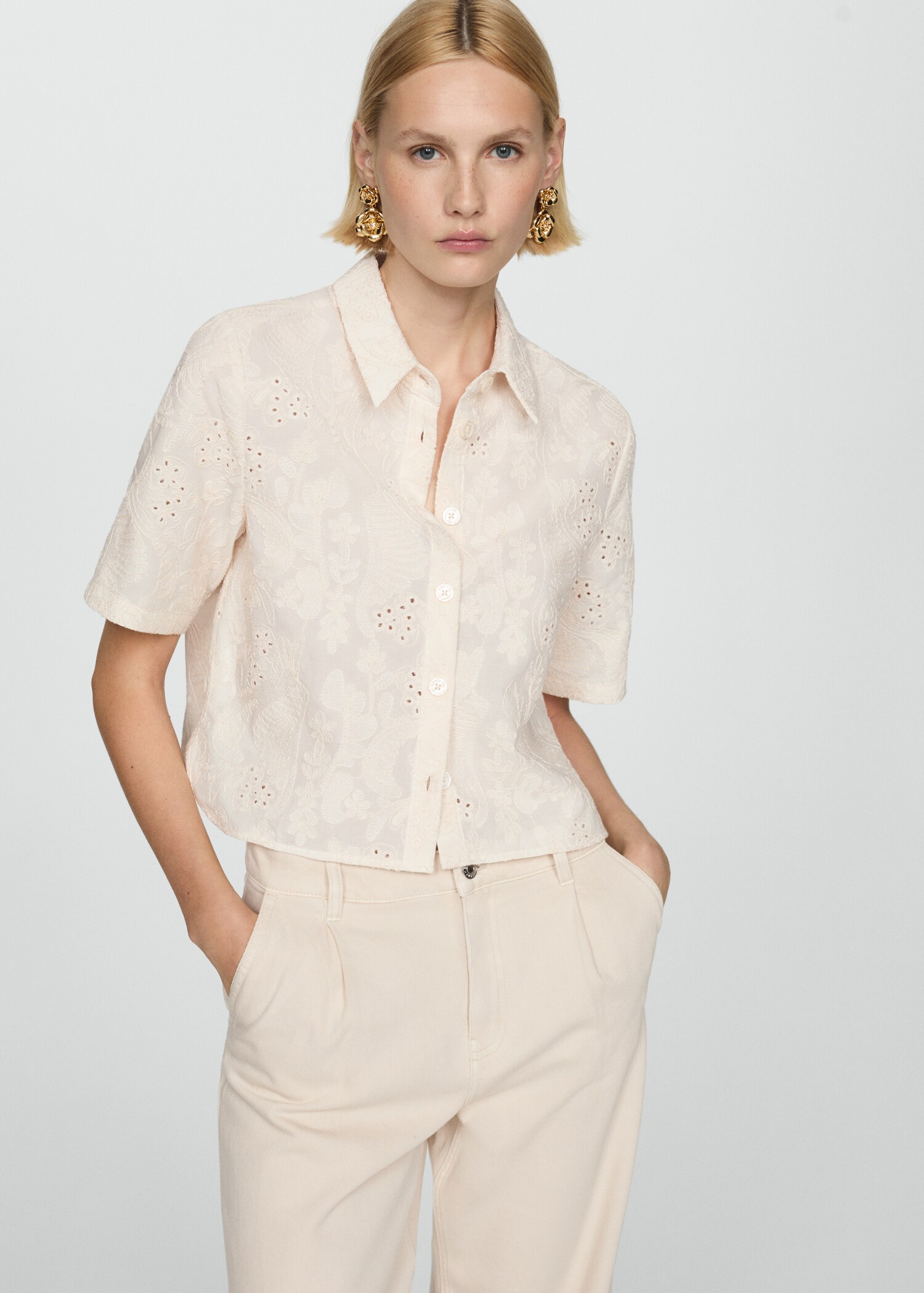 Camisa detalles bordados - Plano medio