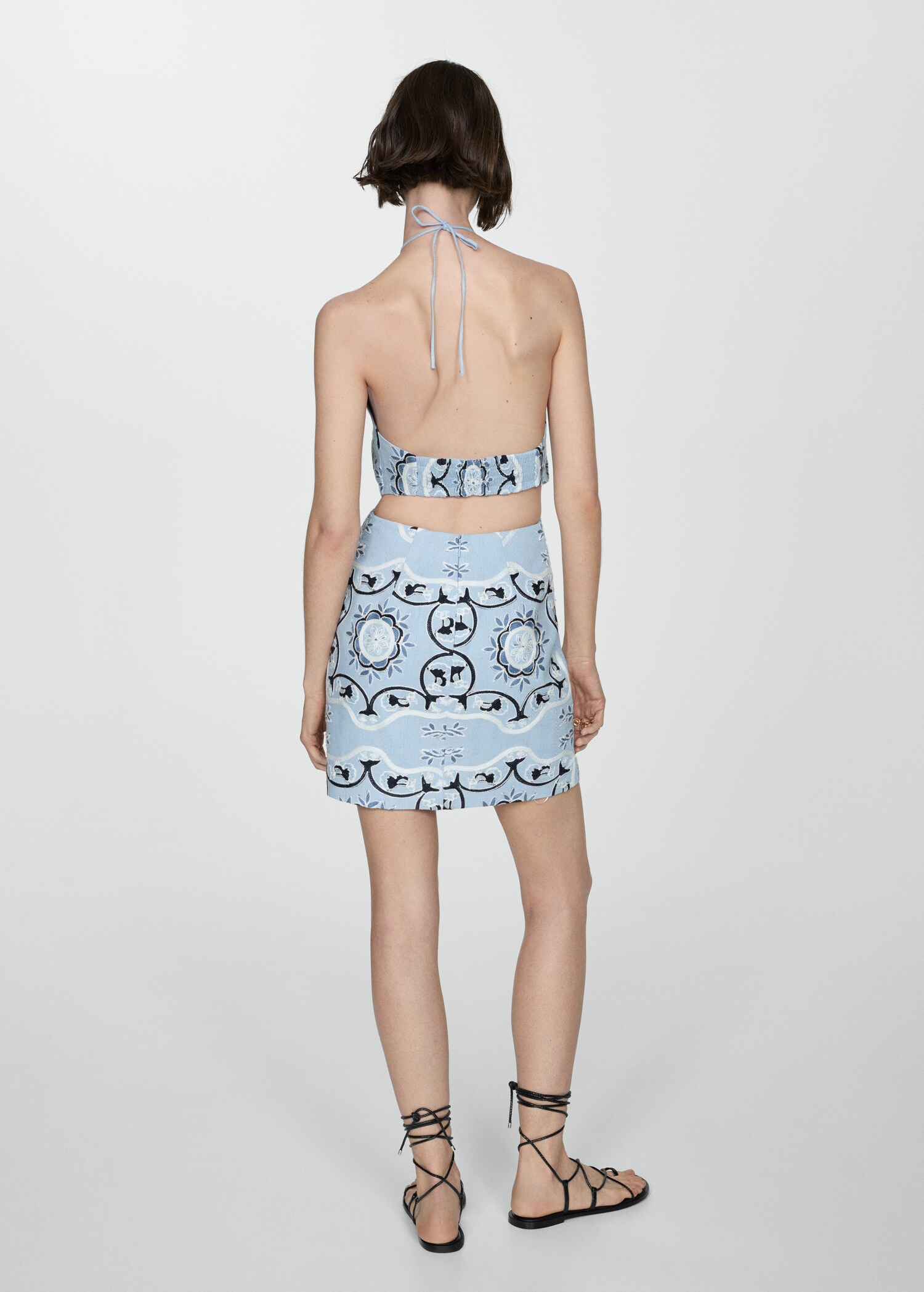 Gemustertes Kleid mit Cut-Out-Details - Rückseite des Artikels