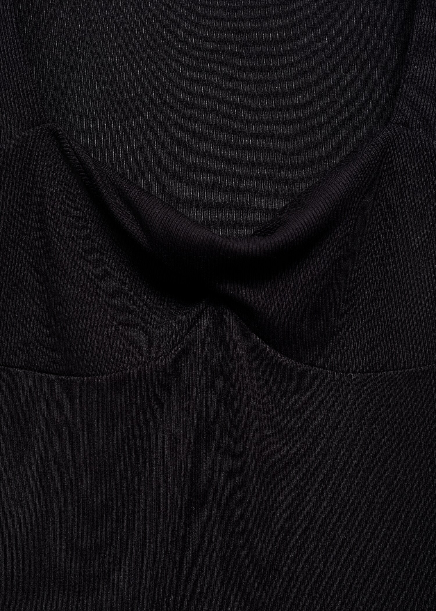 T-Shirt mit Drapierung - Detail des Artikels 8