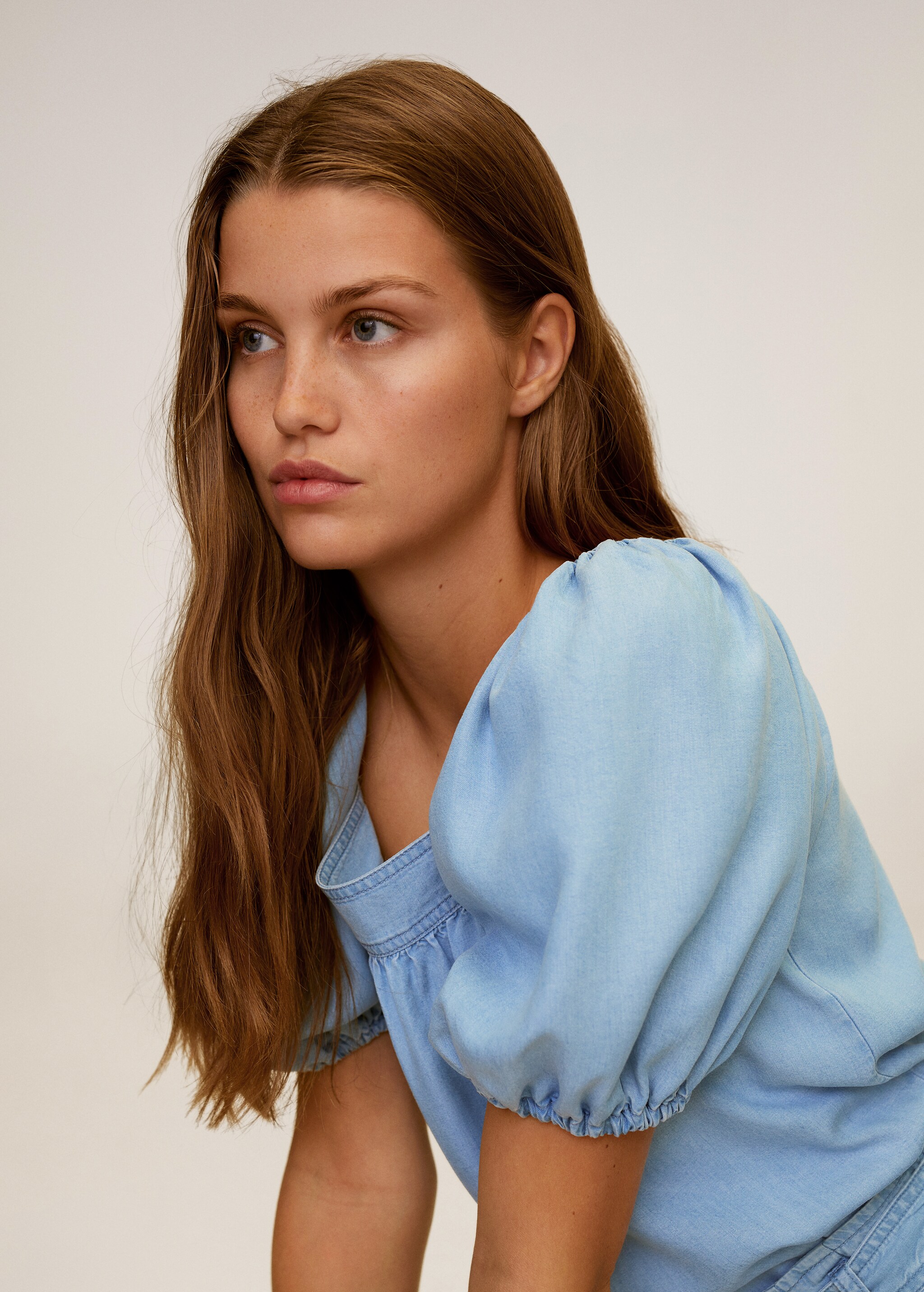 Blusa denim off-shoulder - Detalle del artículo 2