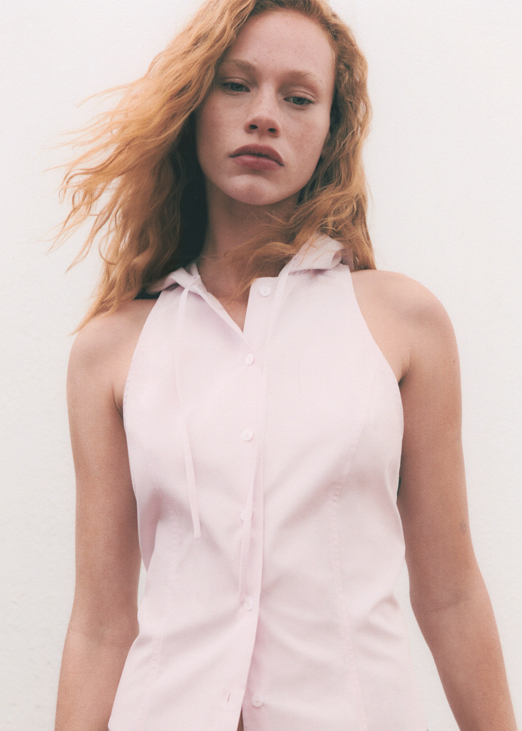 Sleeveless hooded blouse - Details of the article 6