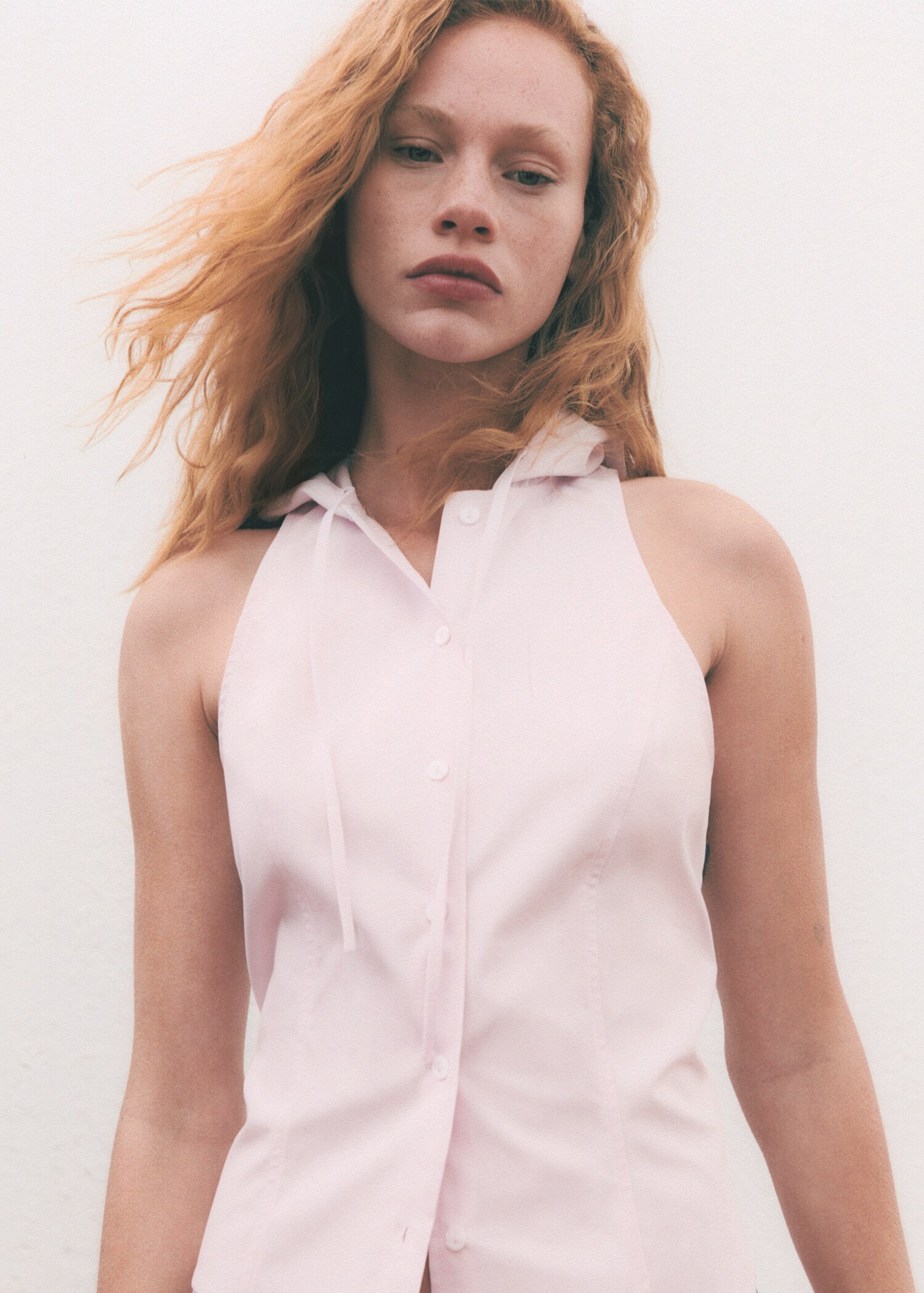 Sleeveless hooded blouse - Details of the article 6