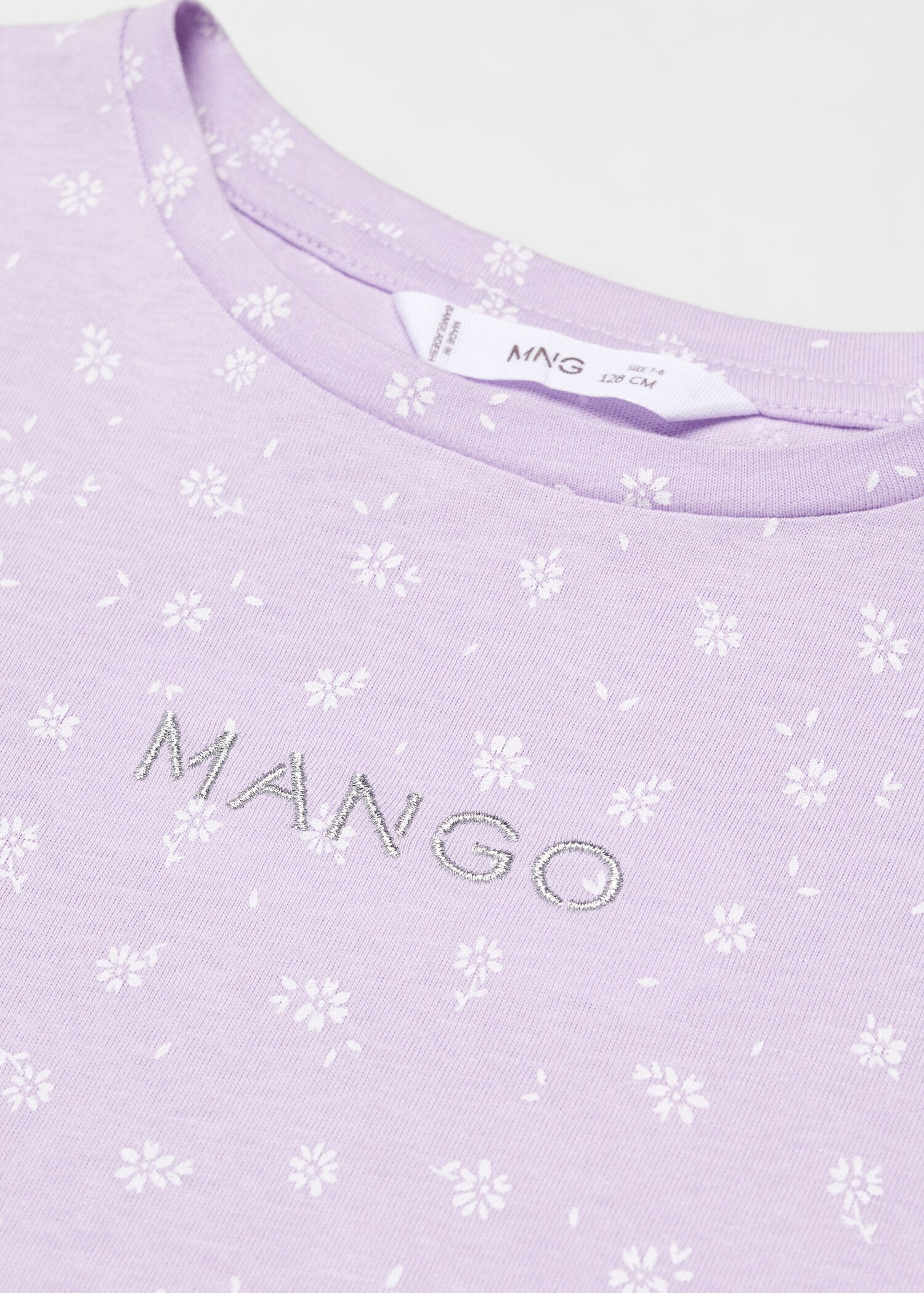 Short-sleeved t-shirt with logo - Details of the article 8