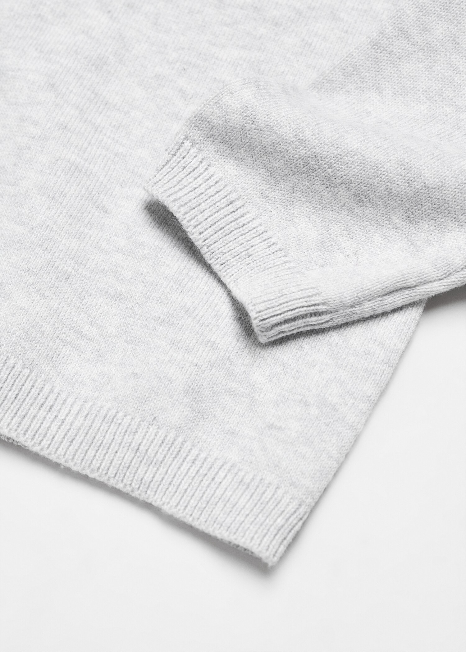 Pullover mit V-Ausschnitt - Detail des Artikels 8