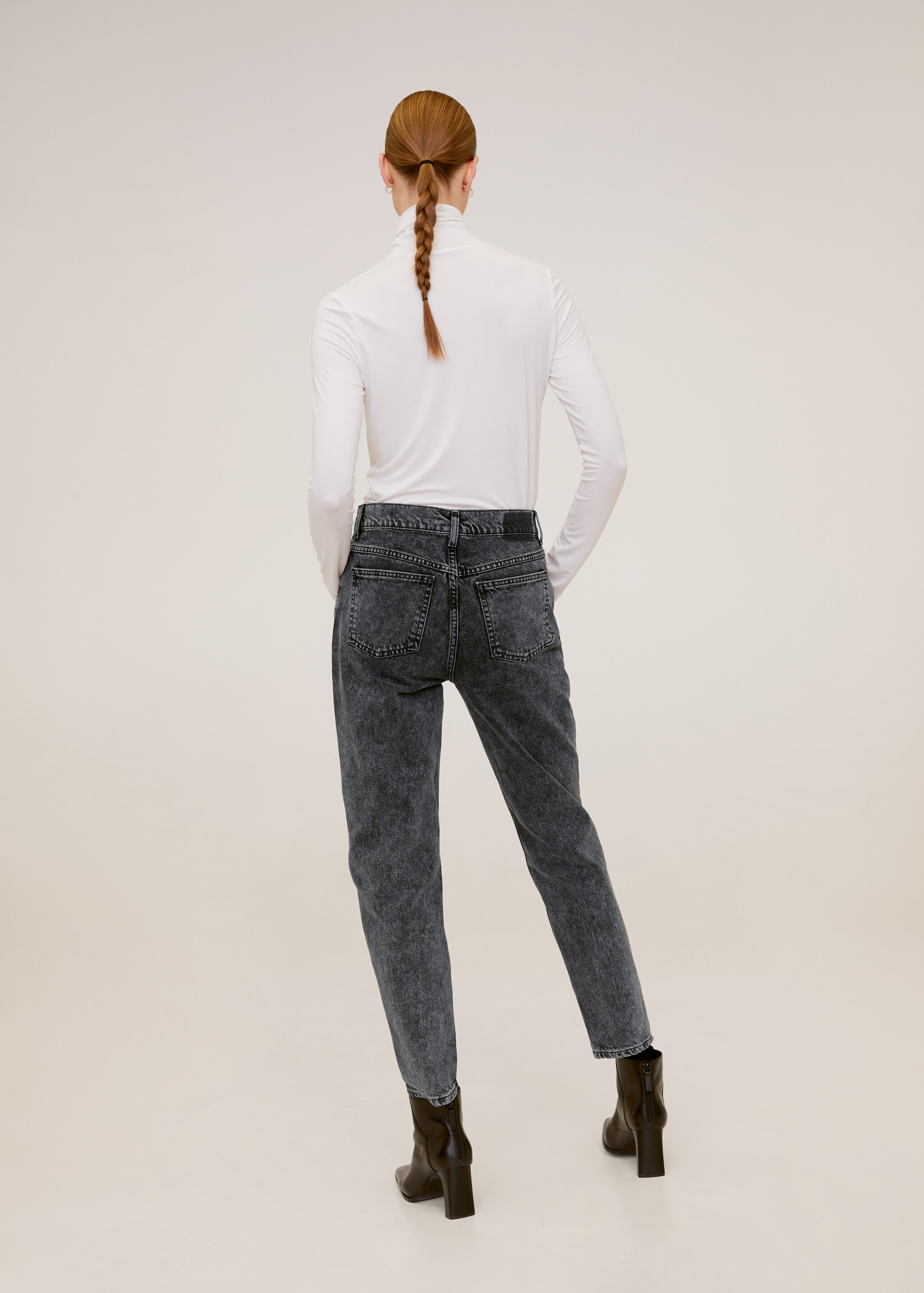 Mom-fit jeans - Reverse of the article