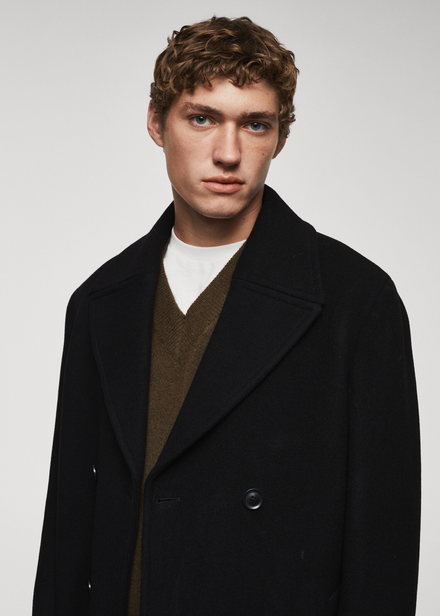 Handmade wool coat with belt - Details of the article 1