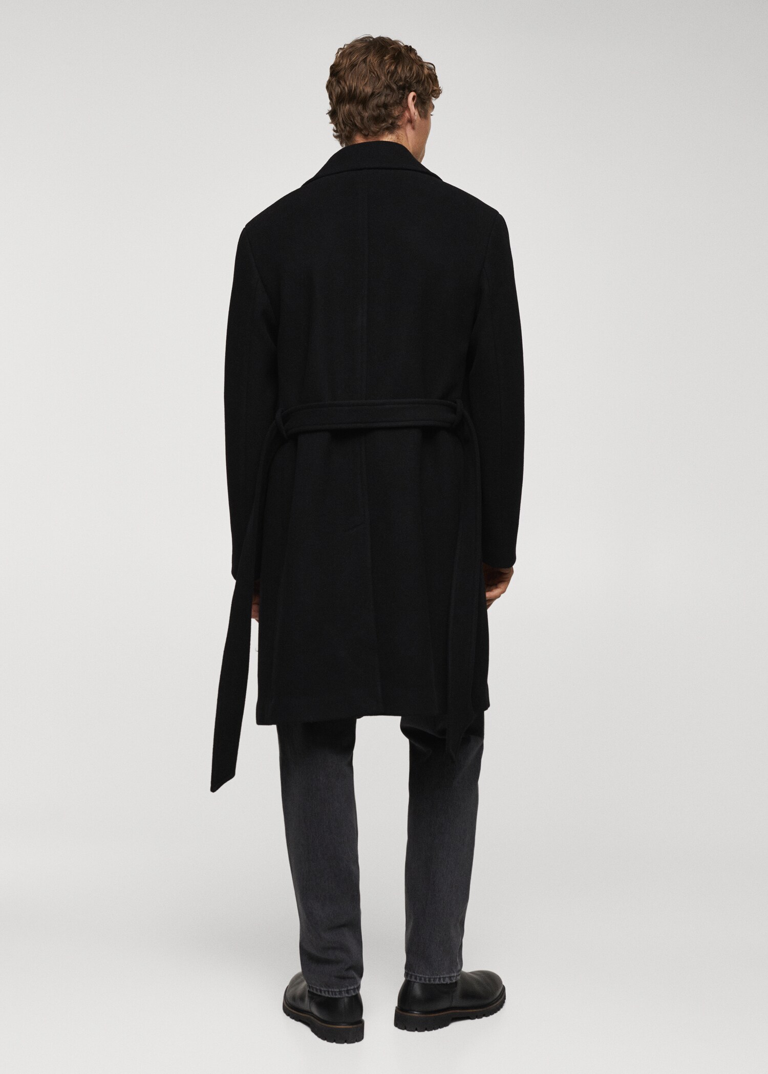 Handmade wool coat with belt - Reverse of the article