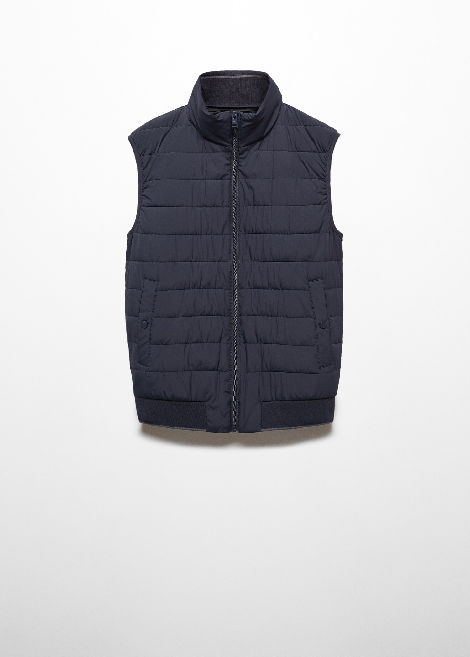 Armilla embuatada ultra lleugera water-repellent - Article sense model