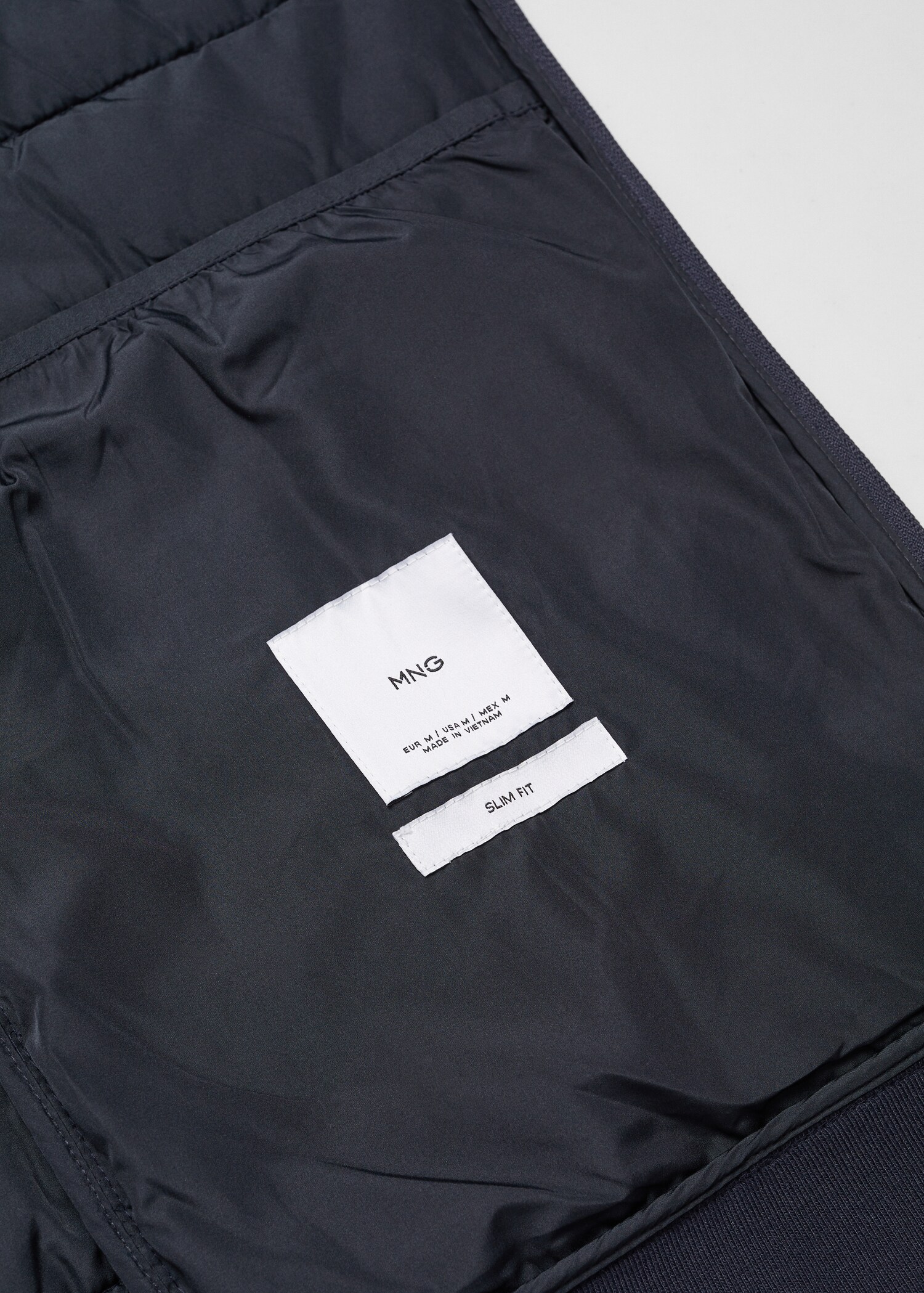 Armilla embuatada ultra lleugera water-repellent - Detall de l'article 8