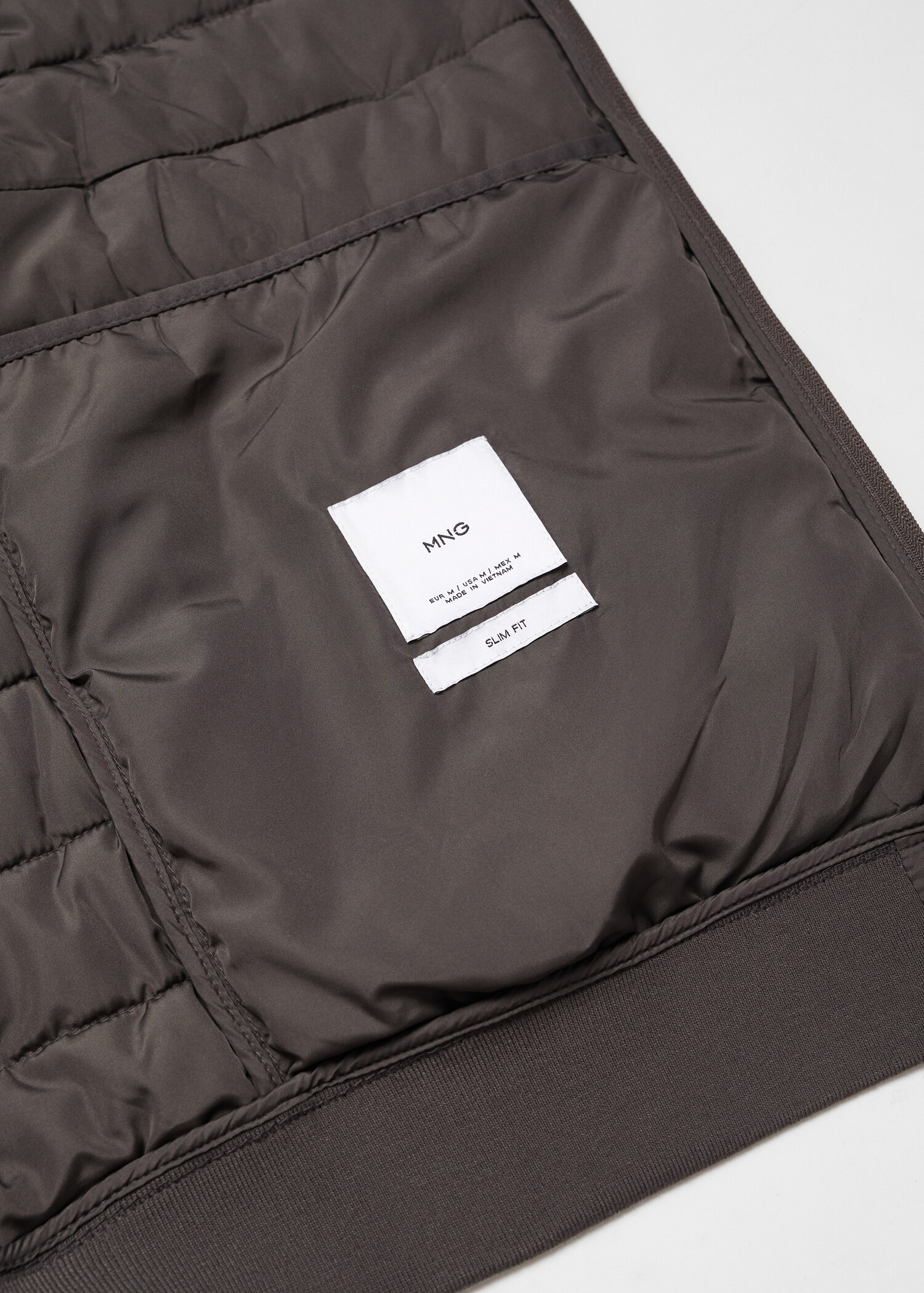 Armilla embuatada ultra lleugera water-repellent - Detall de l'article 8