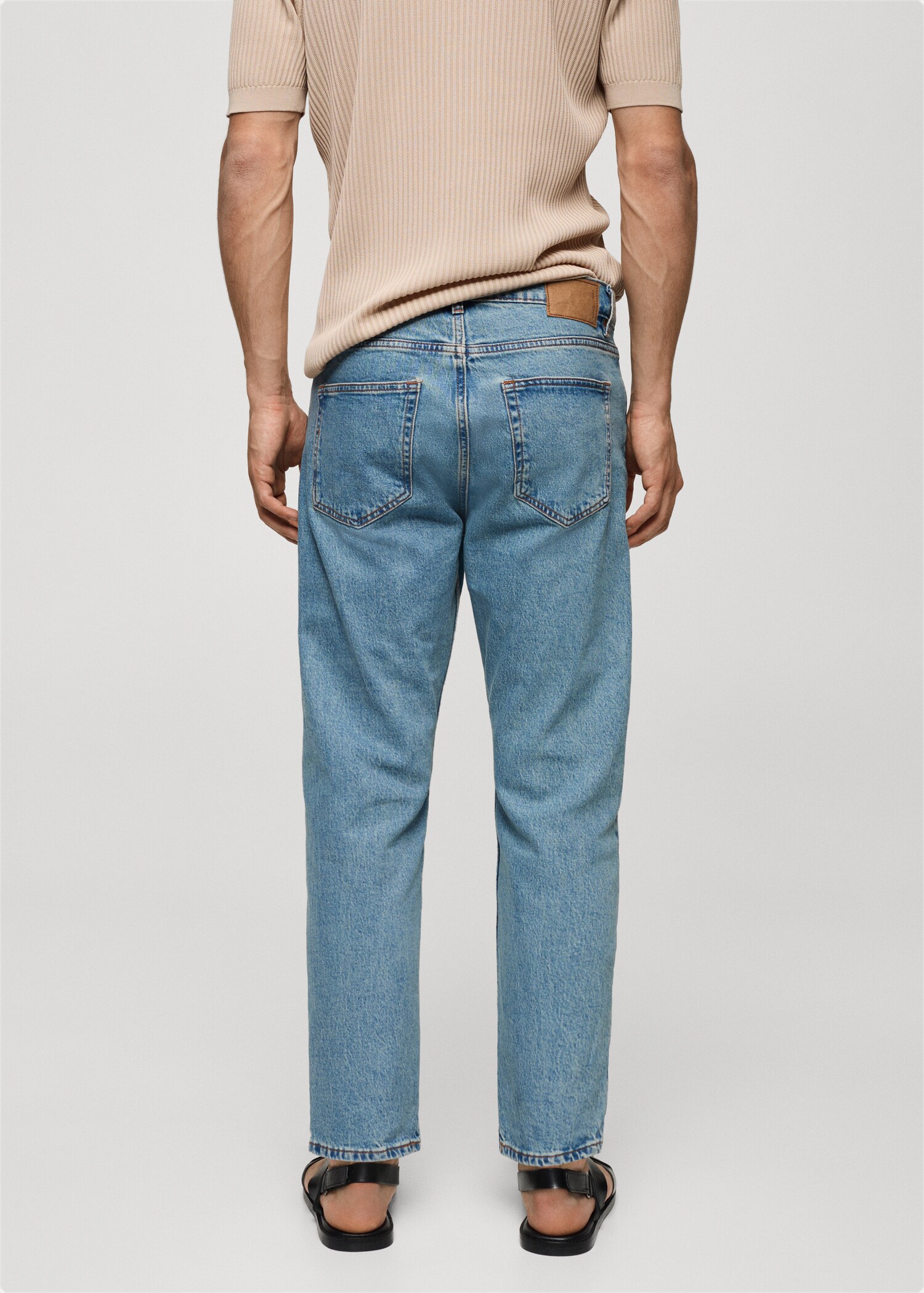 Tapered-Fit-Jeans - Rückseite des Artikels