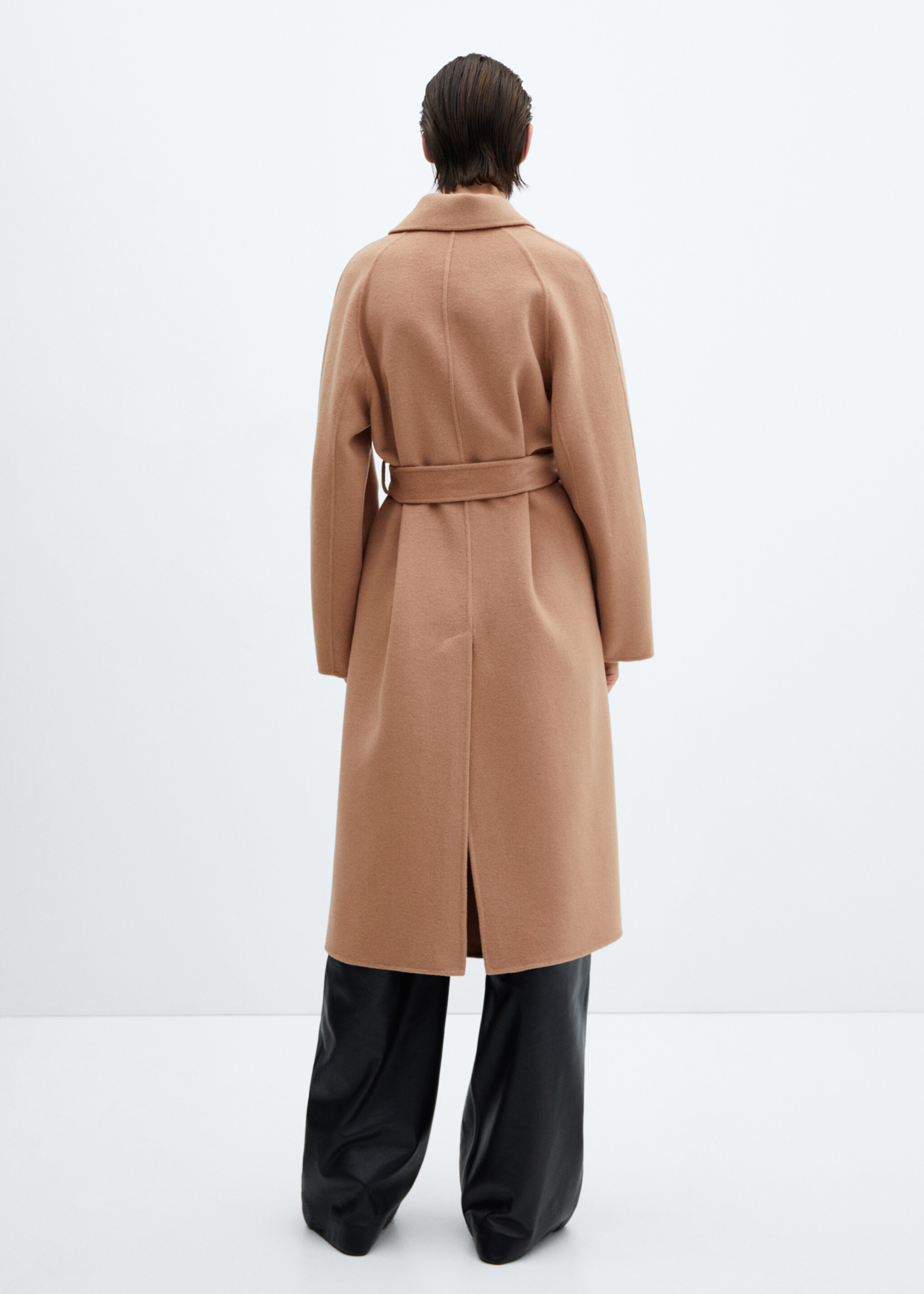 Belt handmade coat - Reverse of the article