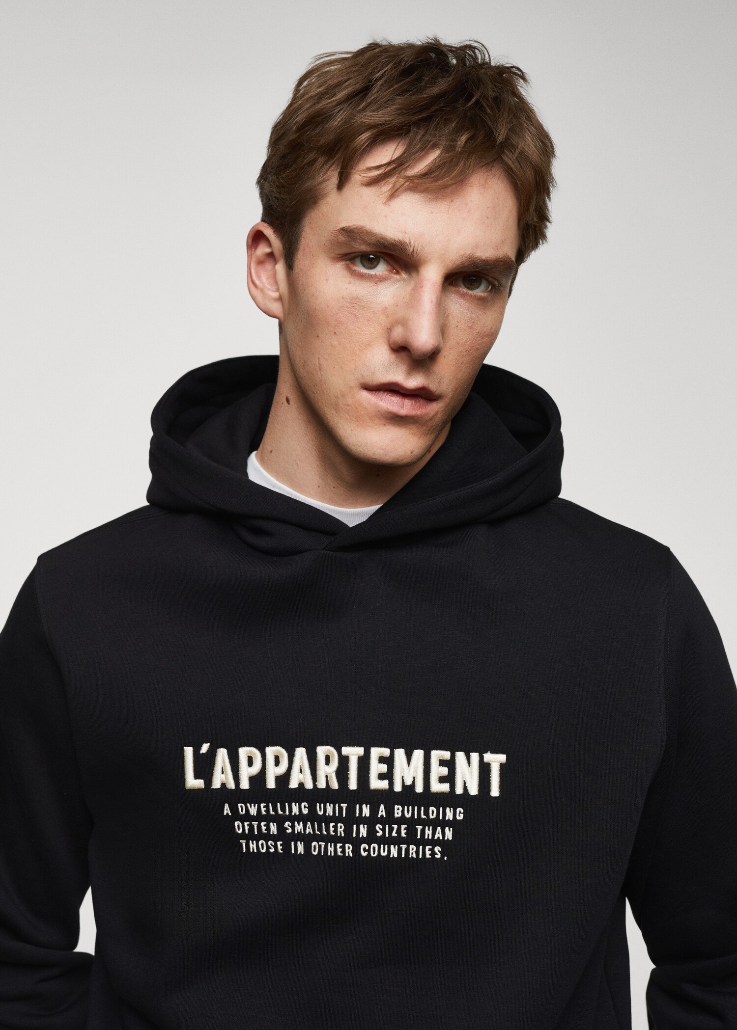 Kapuzenpullover mit Stickerei - Detail des Artikels 1
