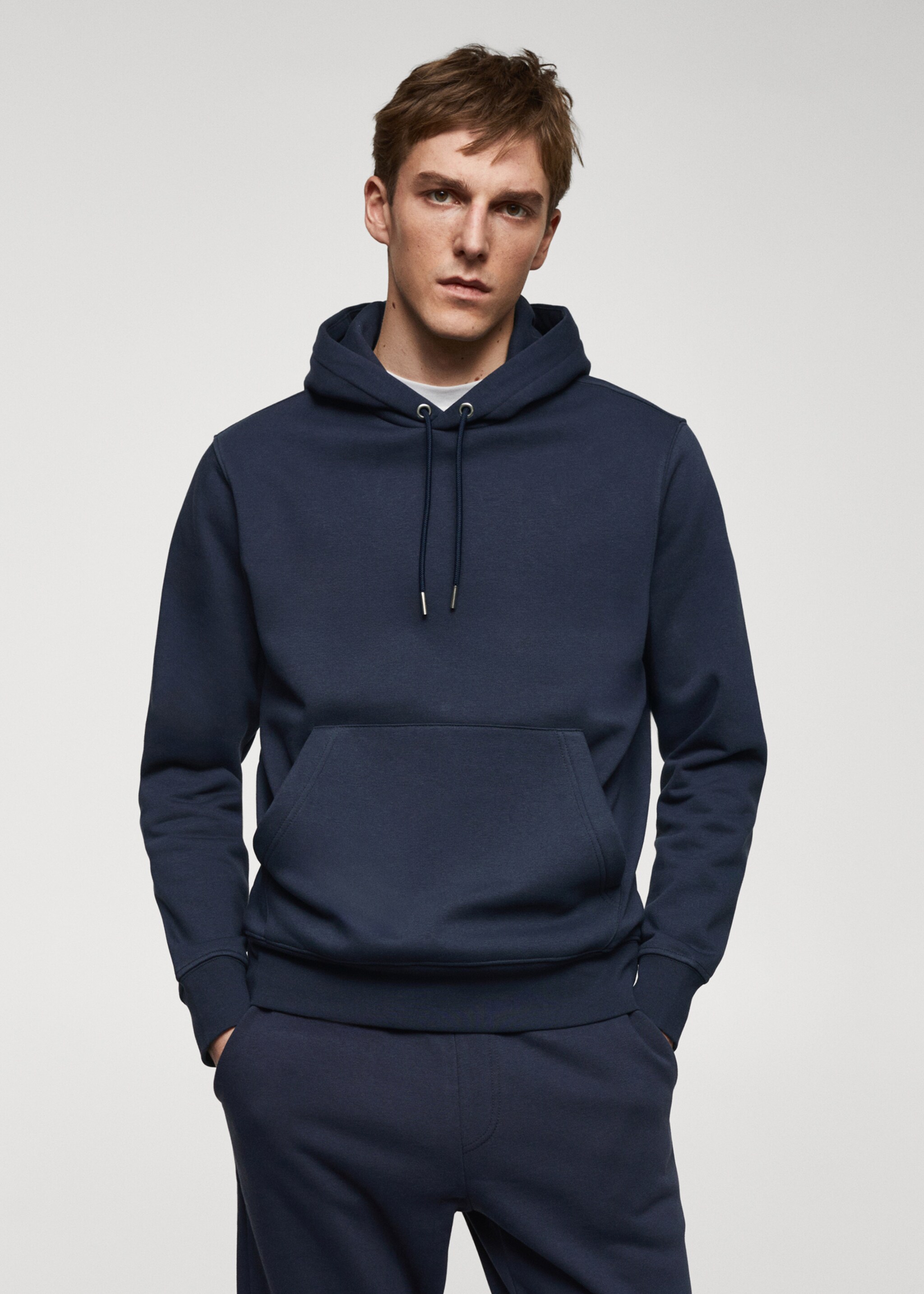 Sweatshirt i bomull huva känguruficka - Bild av mittparti
