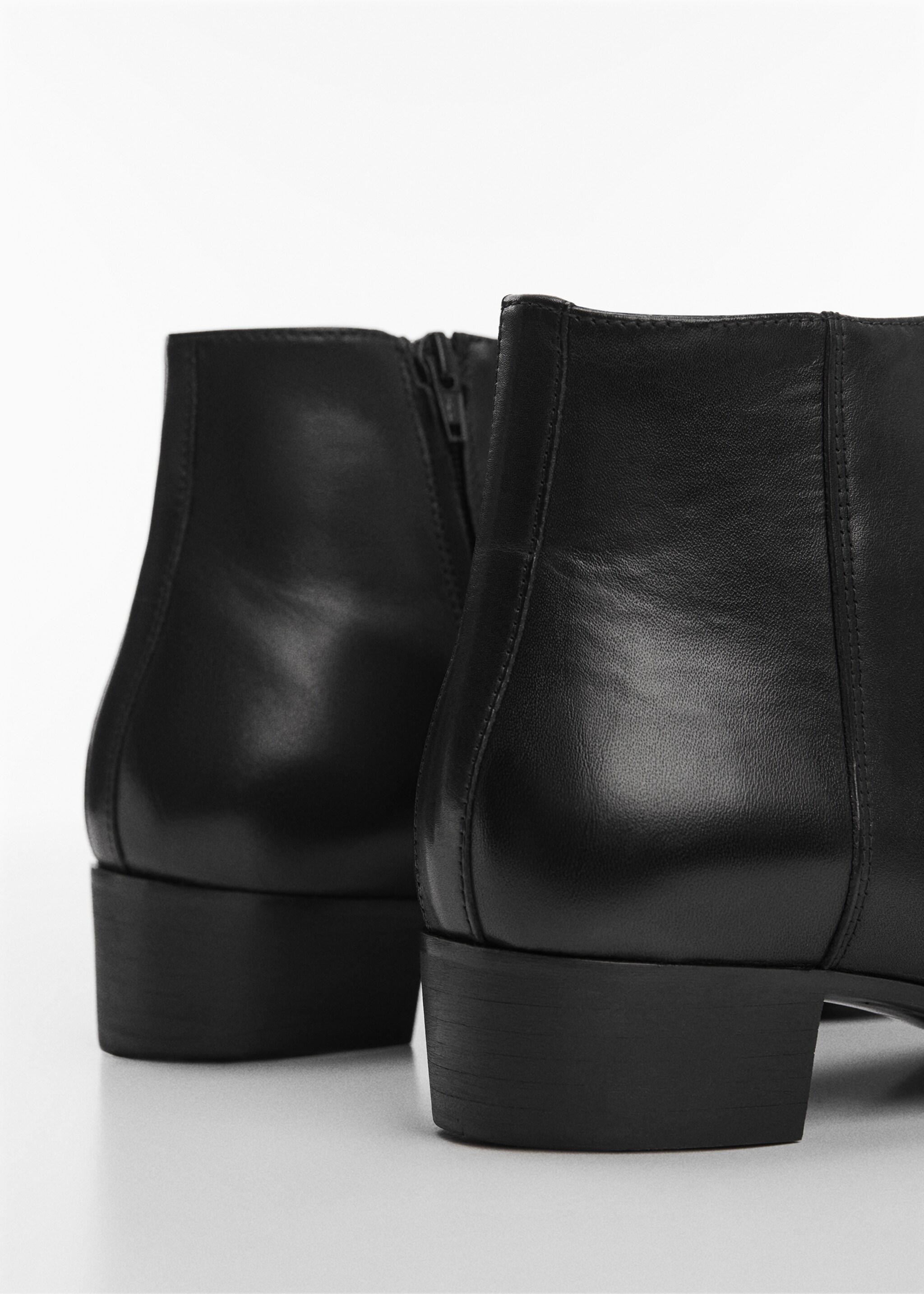 Bottines cuir à talon - Détail de l'article 1, Noir. Ref: 67030656-00.