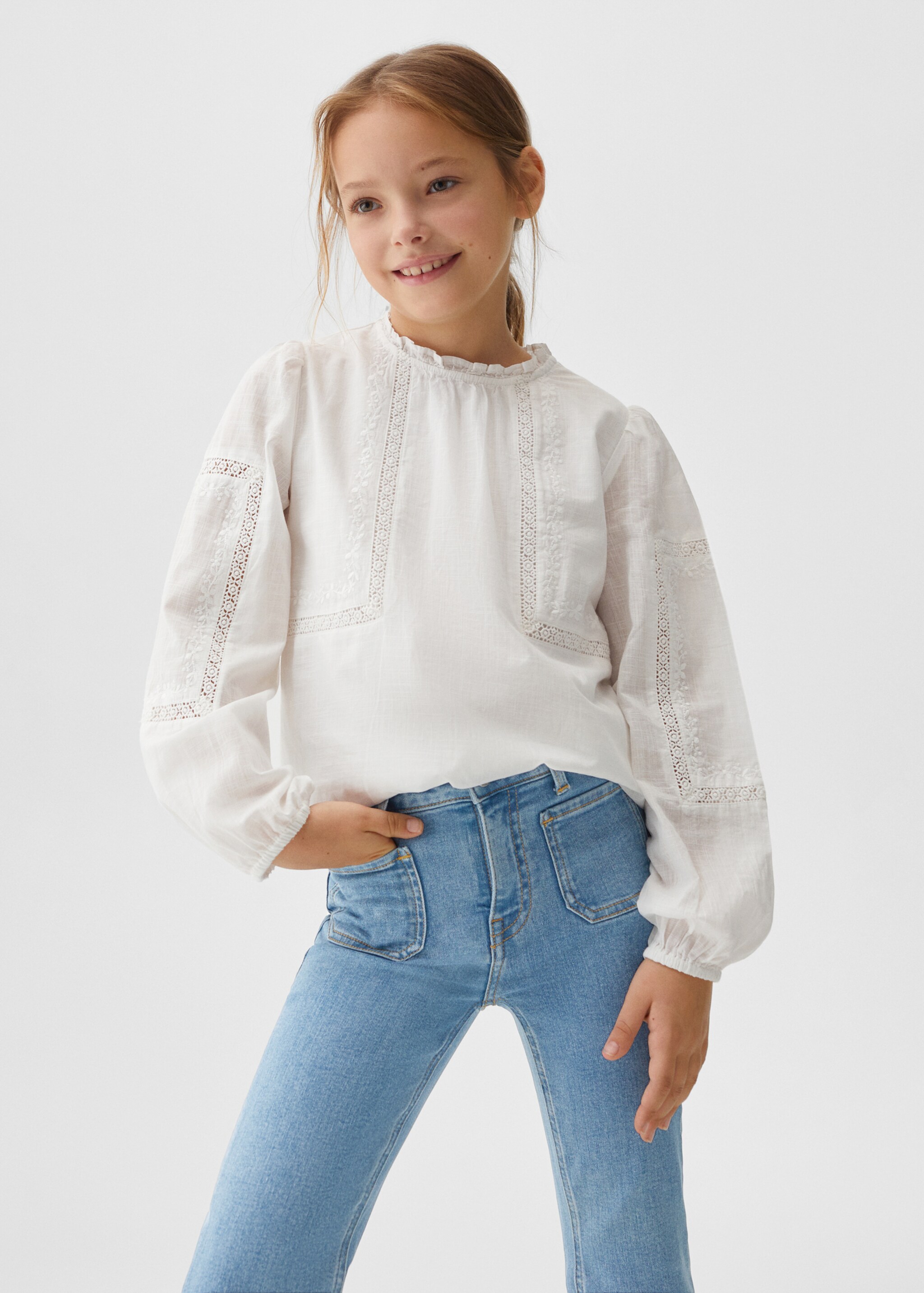 Jean flare poches - Plan moyen, Bleu moyen. Ref: 67030672-00.