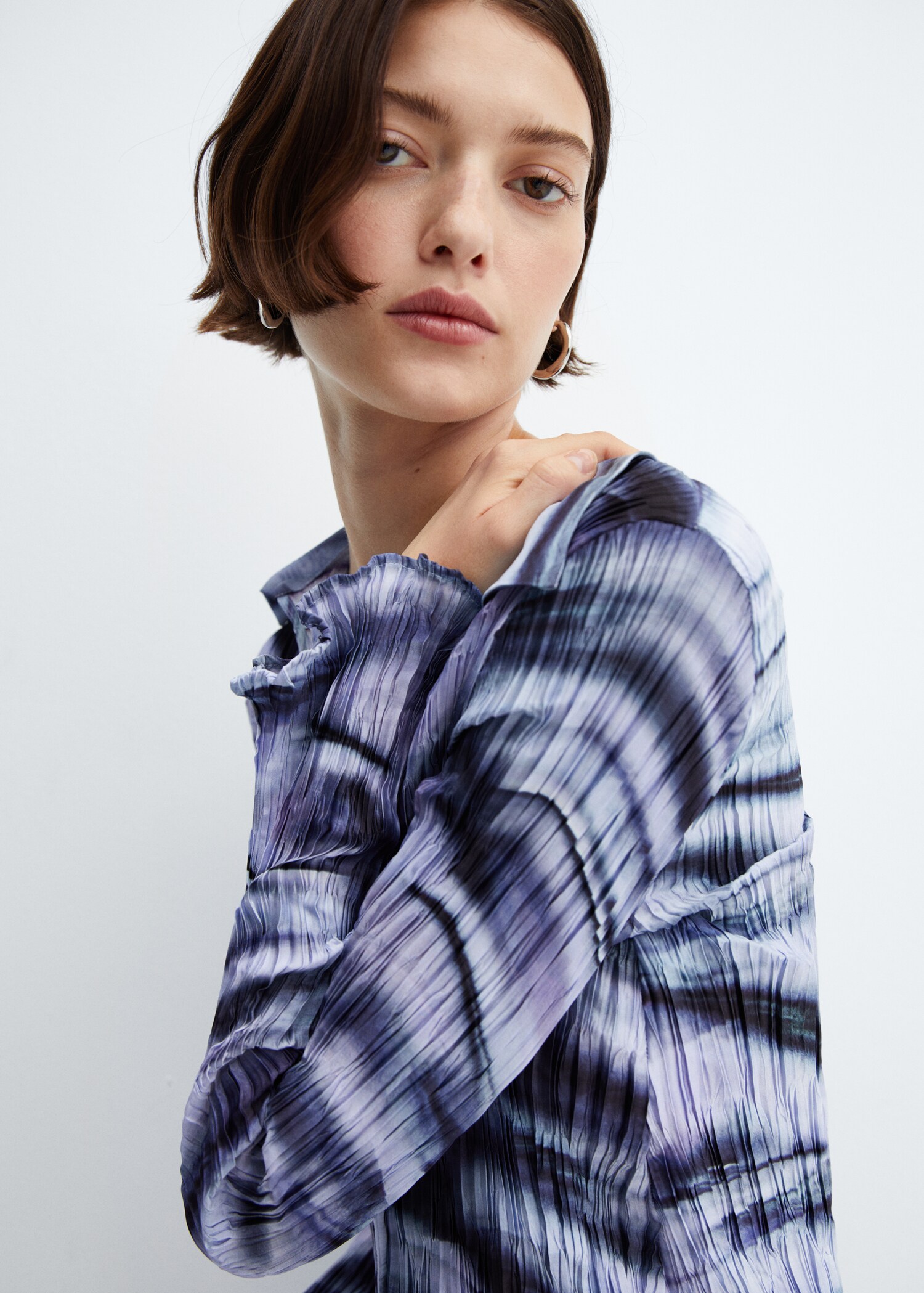 Tie-dye pleated shirt - Details of the article 1