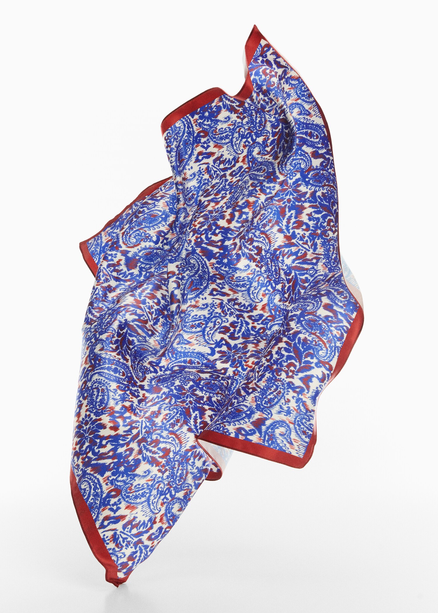 Foulard en imprimé paisley - Plan moyen