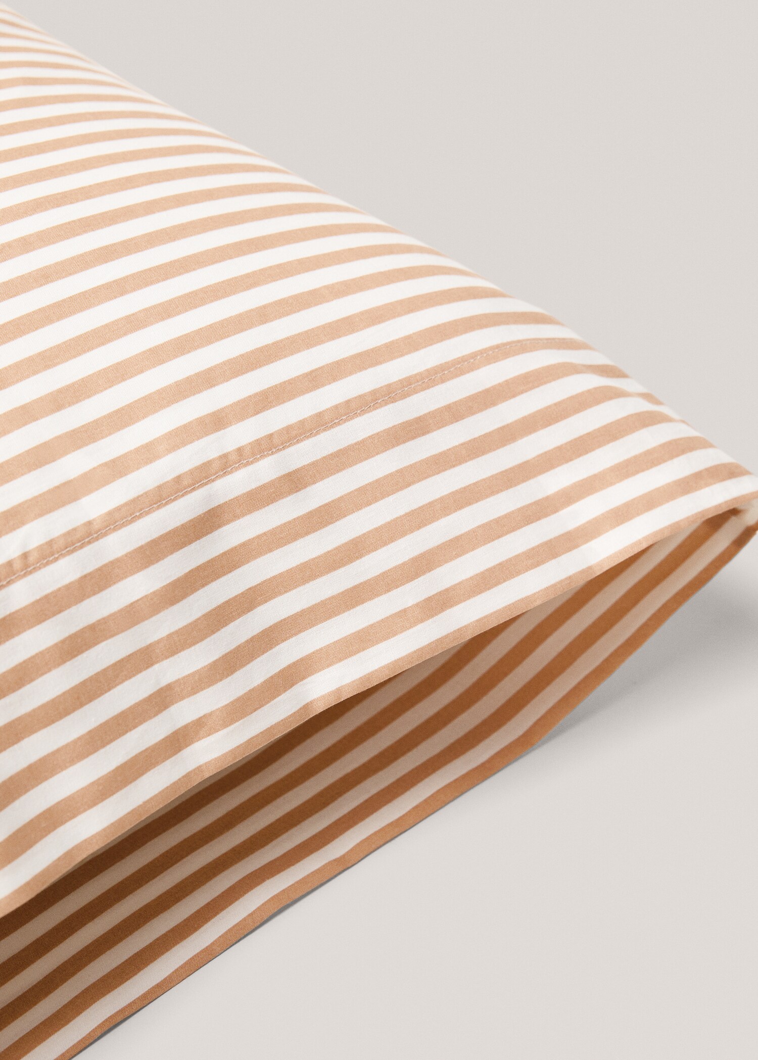Striped cotton pillowcase 17.72x43.31in - Details of the article 1