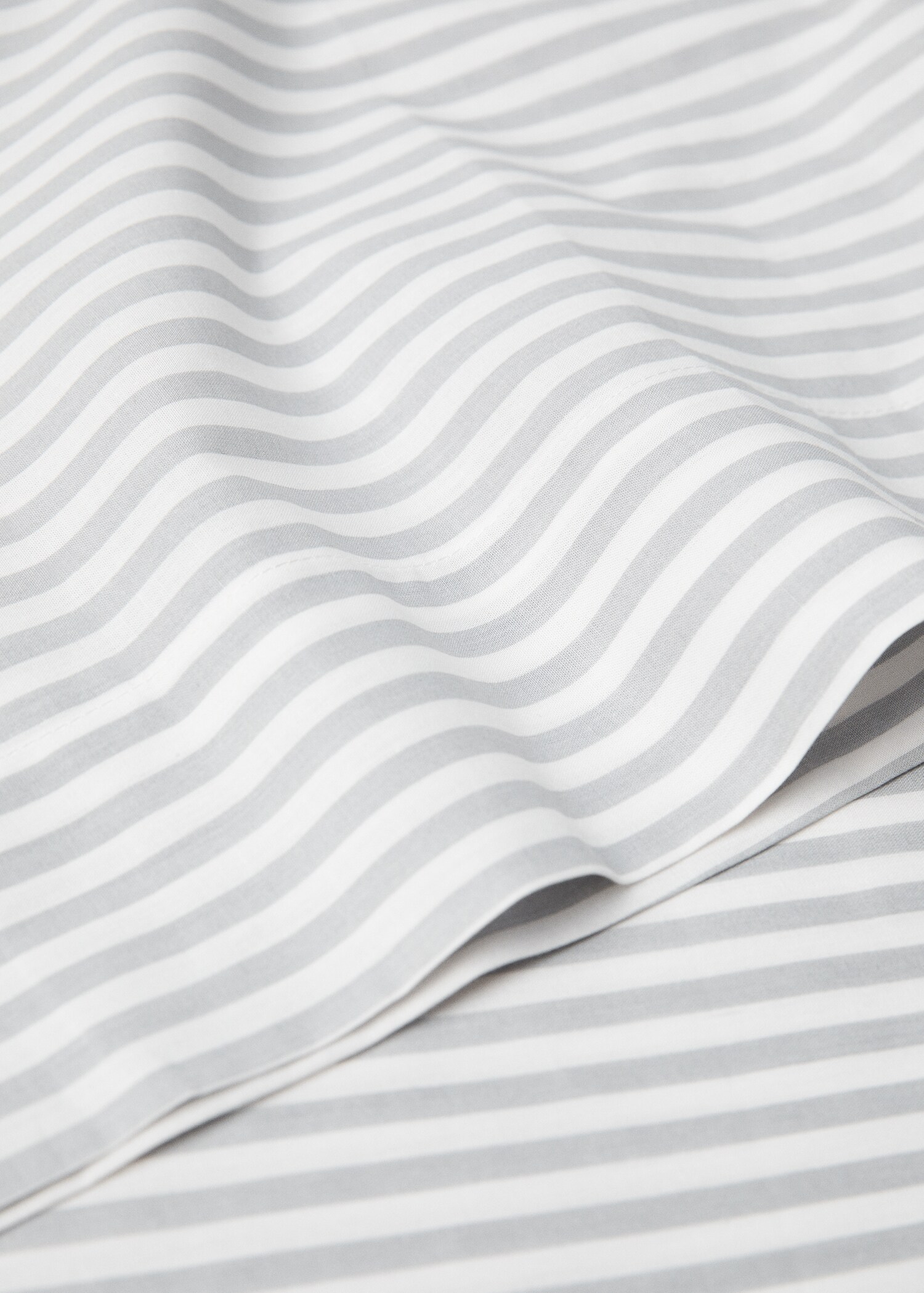 Striped cotton pillowcase 17.72x43.31in - Details of the article 2