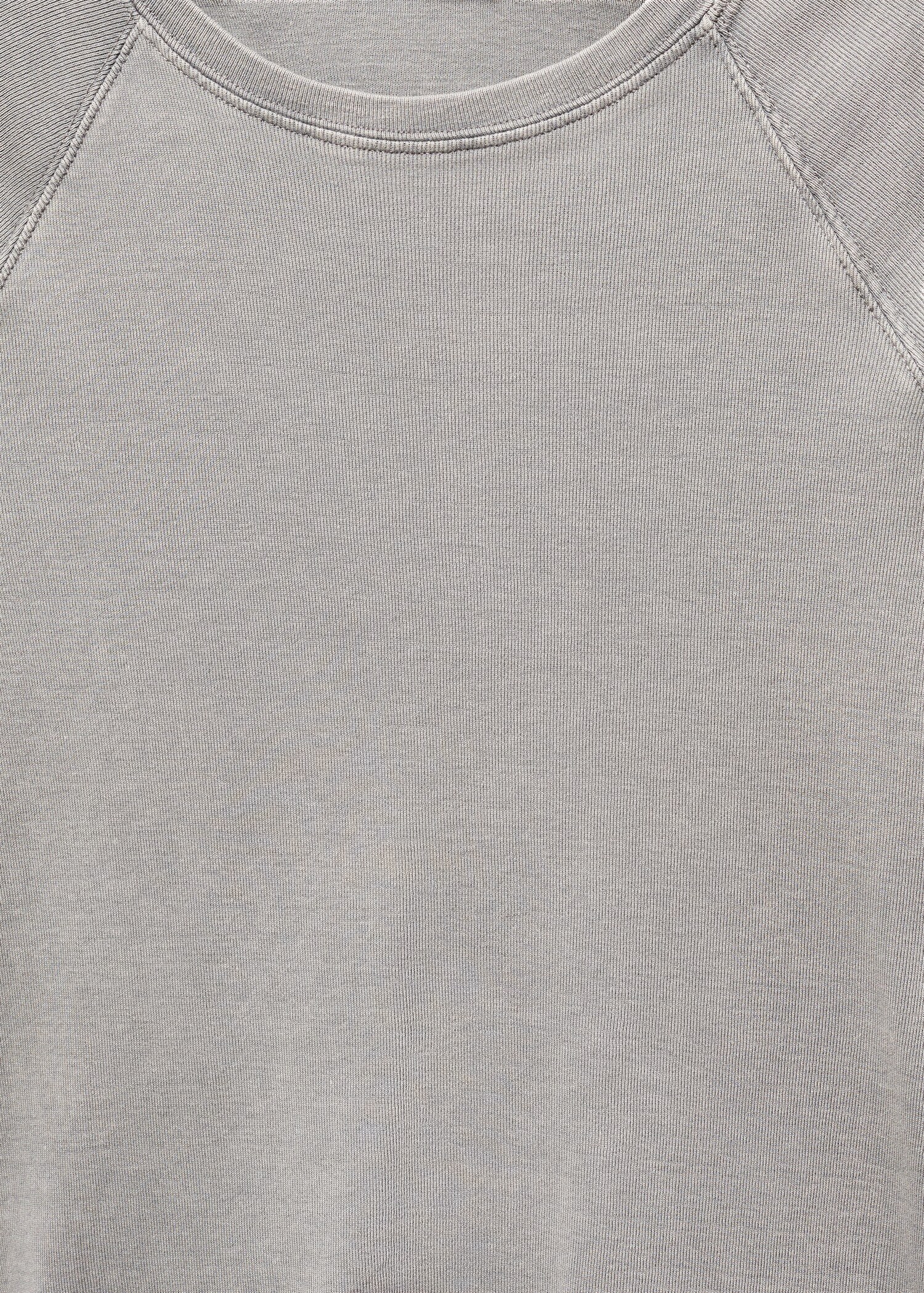 Washed round-neck t-shirt - Details of the article 8